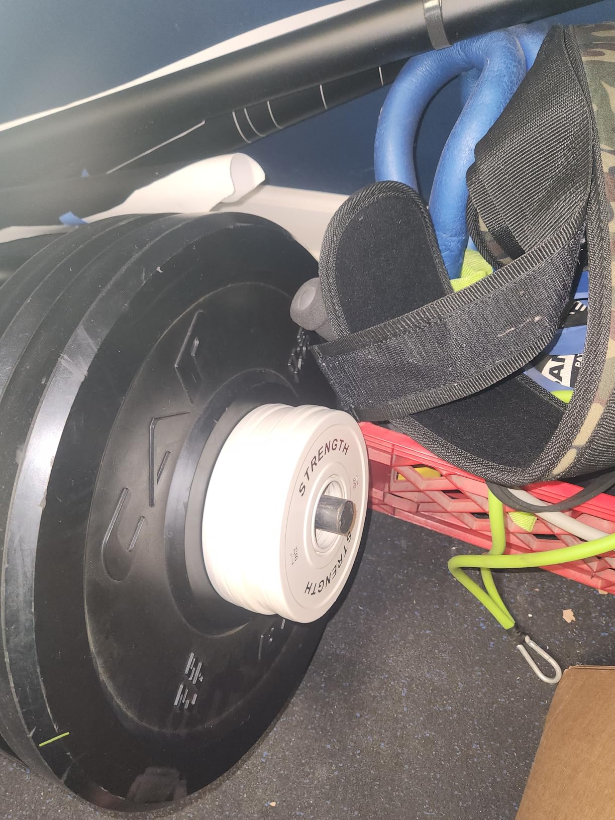 Rendpas 2-Inch Olympic Bumper Plates, 100% Virgin Rubber Low Bounce Barbell Weight for Home Gym Strength Training customer photo 2