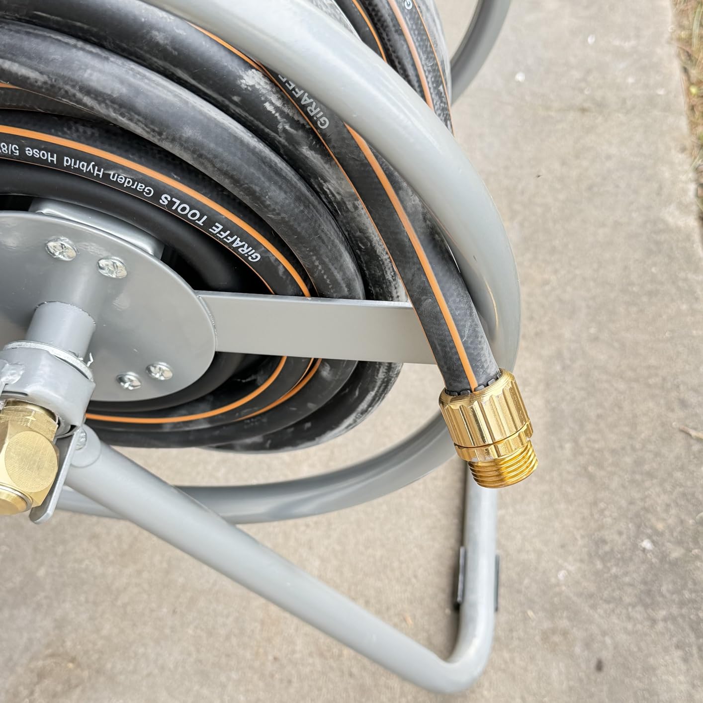 VEVOR Hose Reel Cart, Hold Up to 300 ft of 5/8'' Hose, Garden Water Hose Carts Mobile Tools with 4 Wheels, Heavy Duty Powder-Coated Steel customer photo 2
