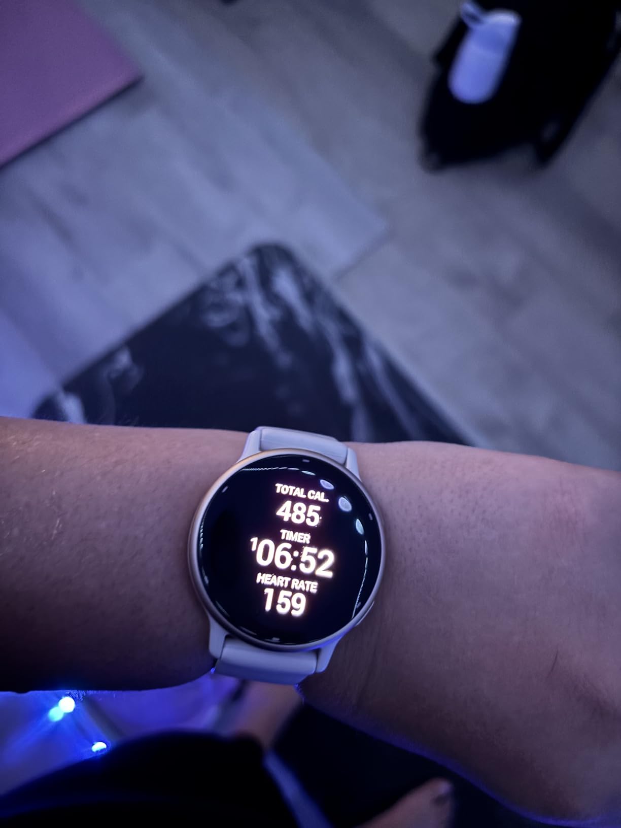 Garmin vívoactive 5, Health and Fitness GPS Smartwatch, AMOLED Display, Up to 11 Days of Battery, Ivory customer photo 2