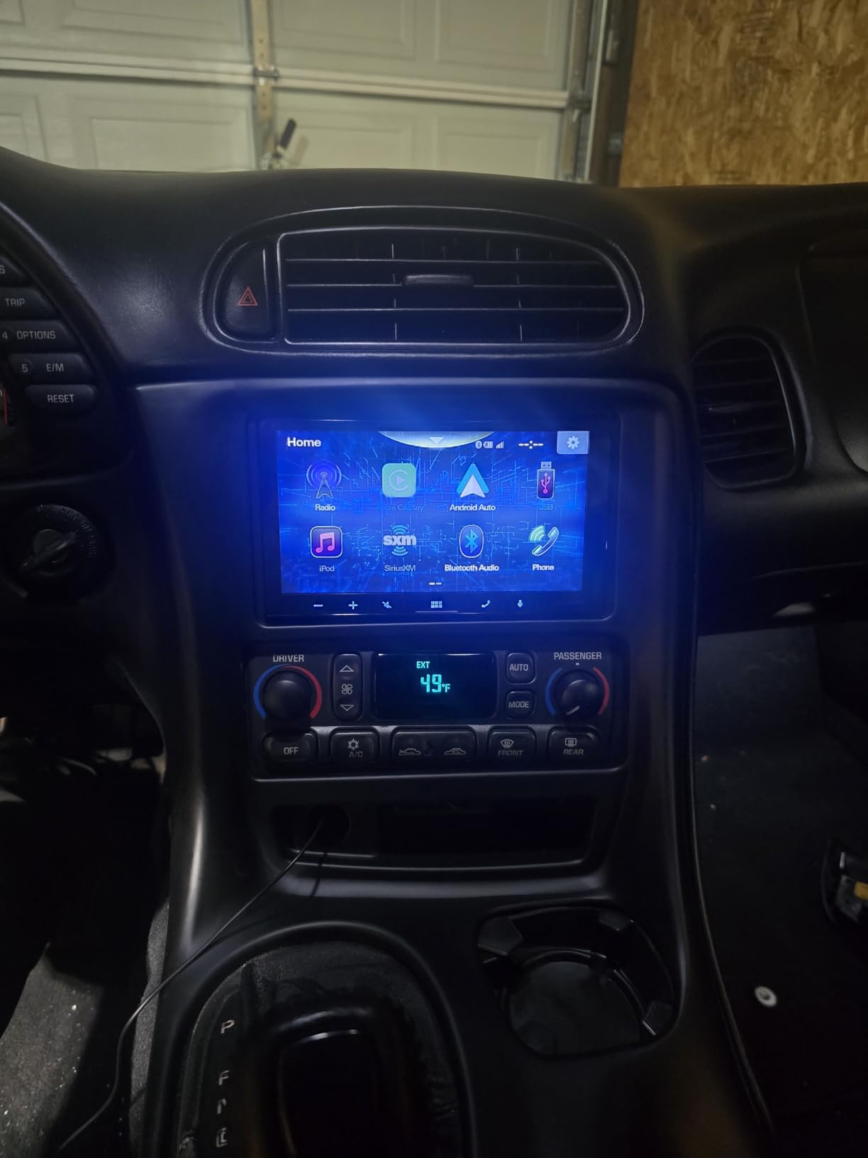 Alpine iLX-W670 Digital Multimedia Receiver with CarPlay and Android Auto Compatibility customer photo 1