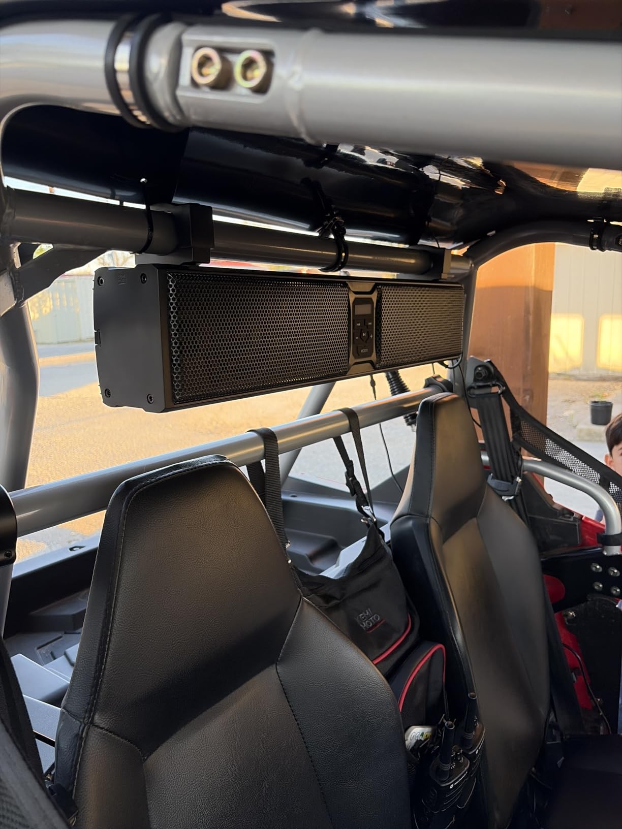 KEMIMOTO 6-Speaker Metal UTV Sound Bar, 25-inch IP65 Waterproof Golf Cart Sound Bar, ATV Speaker with RGB, SxS Soundbar Compatible with Polaris RZR Can-Am w/ 1.25 in - 2 in Roll Bar customer photo 1