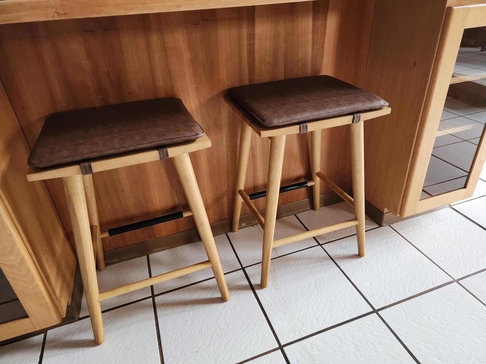 Nathan James Barker Counter Height Solid Wood Barstool with Upholstered Cushion, Backless Island Stool with Rubberwood Legs and Natural Textured Linen Upholstery for Kitchen, Brown/White, Set of 2 customer photo 1