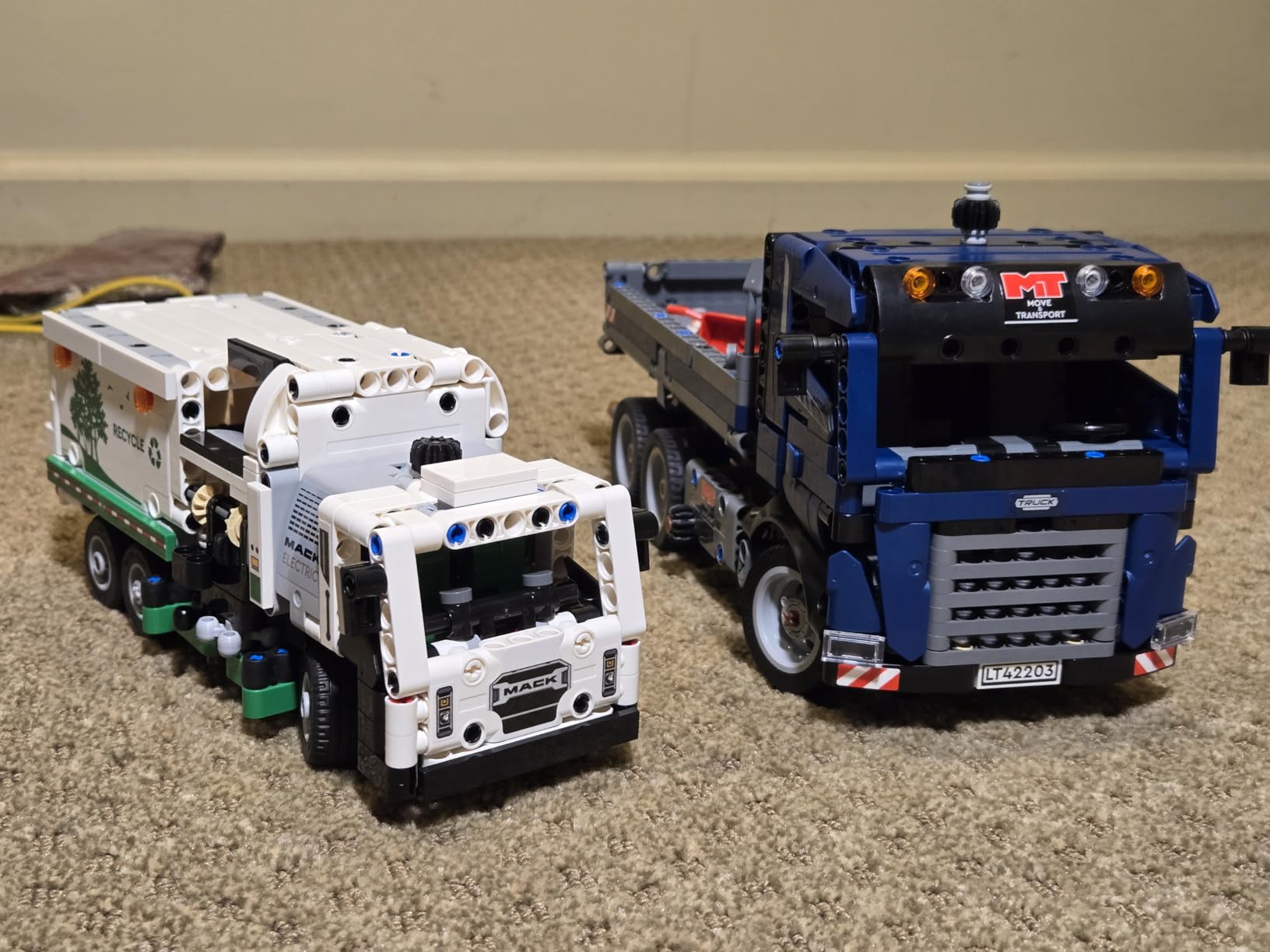 LEGO Technic Mack LR Electric Garbage Truck Toy, 42167 customer photo 2