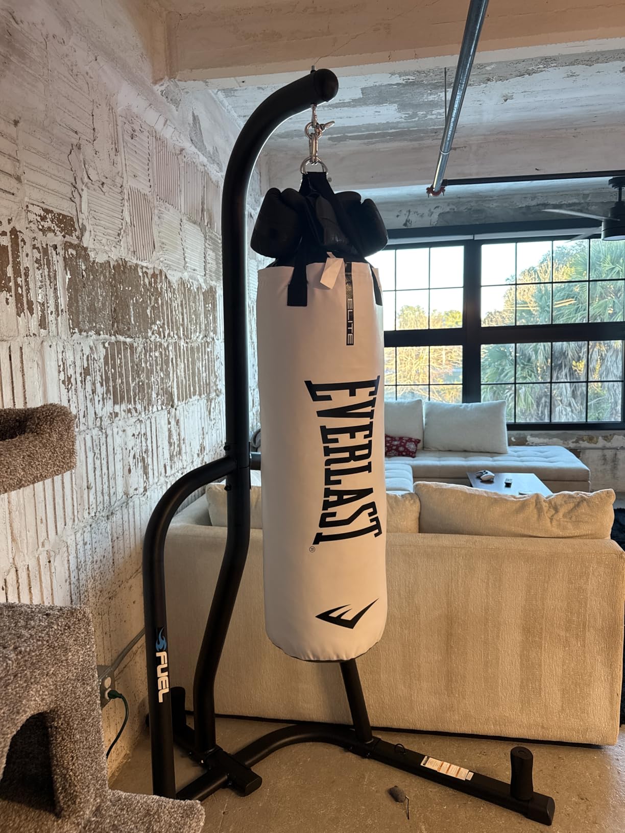 Everlast Elite Punching Bag - Hanging Heavy Bag for Adults with Dual Strap System | Durable Boxing Bag for Boxing, MMA, Muay Thai, Home Gym Training customer photo 1