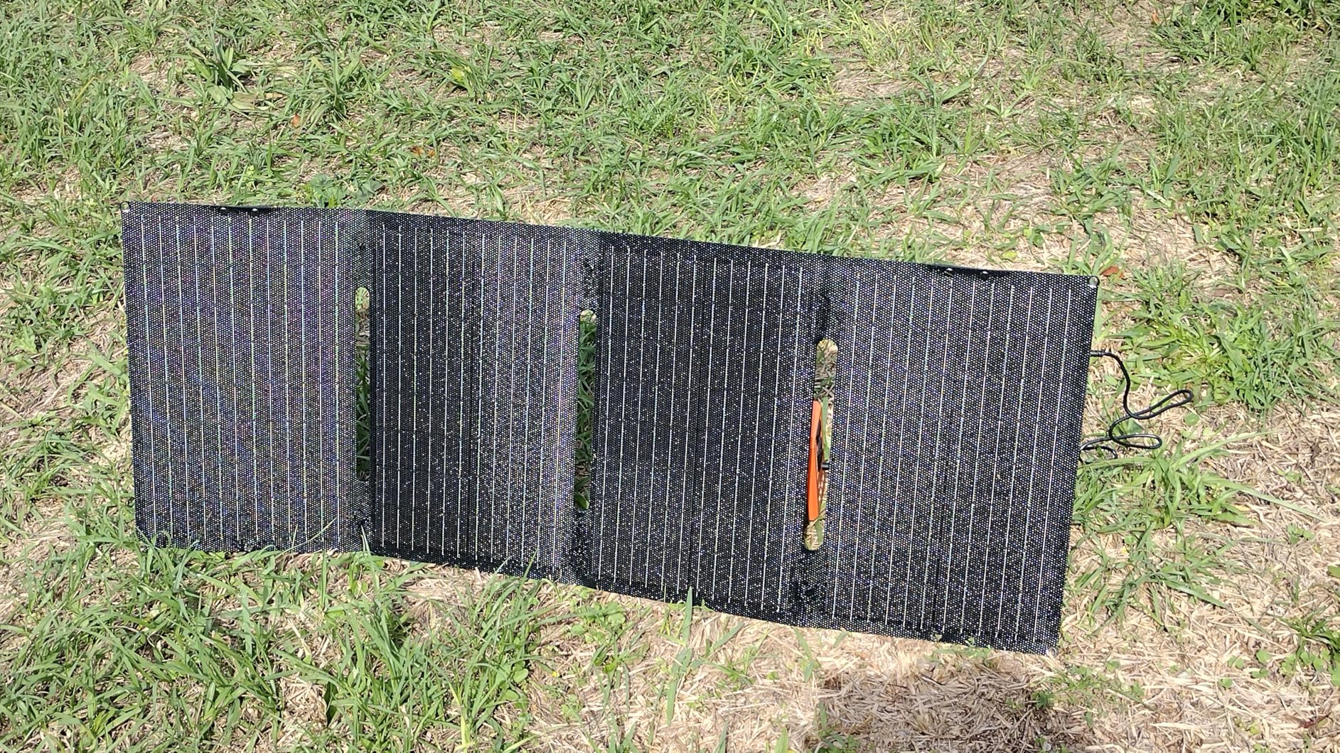 Portable Solar Generator, 300W Portable Power Station with Foldable 60W Solar Panel,110V Pure Sine Wave 280Wh Battery Power Pack with USB DC AC Outlet for Camping Smart Devices RV Van Outdoor-Orange customer photo 2