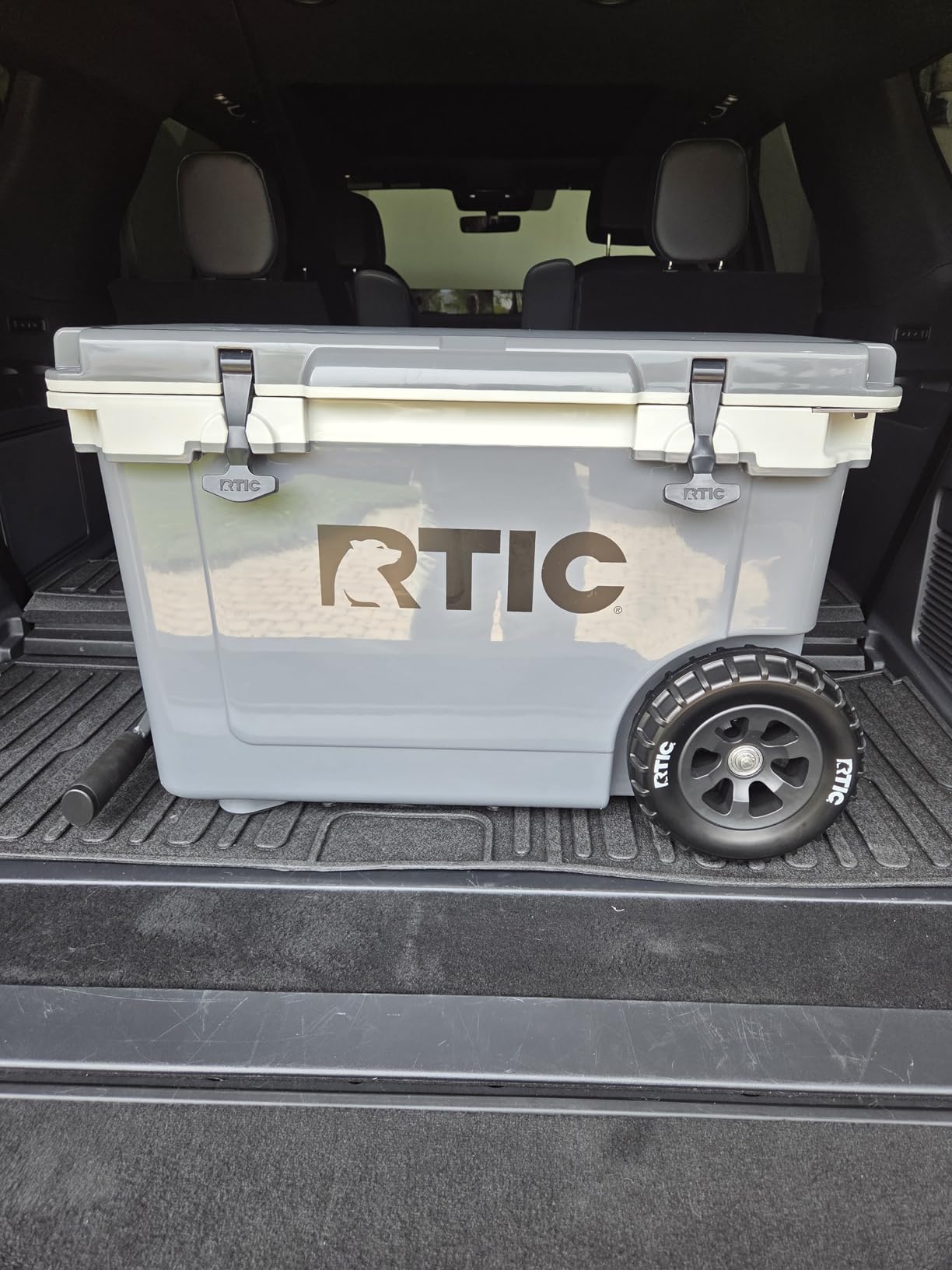 RTIC 52 Quart Ultra-Light Wheeled Hard Cooler Insulated Portable Ice Chest Box for Beach, Drink, Beverage, Camping, Picnic, Fishing, Boat, Barbecue, 30% Lighter Than Rotomolded Coolers customer photo 1