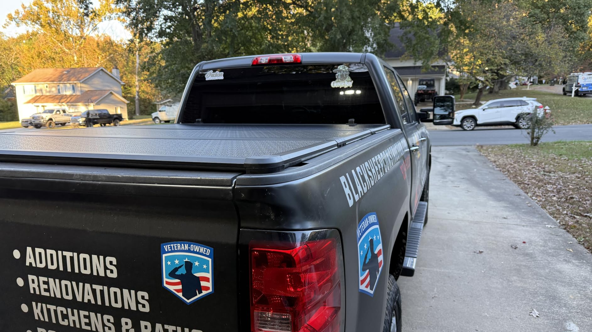 Hard Folding Truck Bed Tonneau Cover - Chevy Silverado & GMC Sierra 1500 (2007-2026) 5.8 FT Short Box - Tri Fold Style customer photo 1