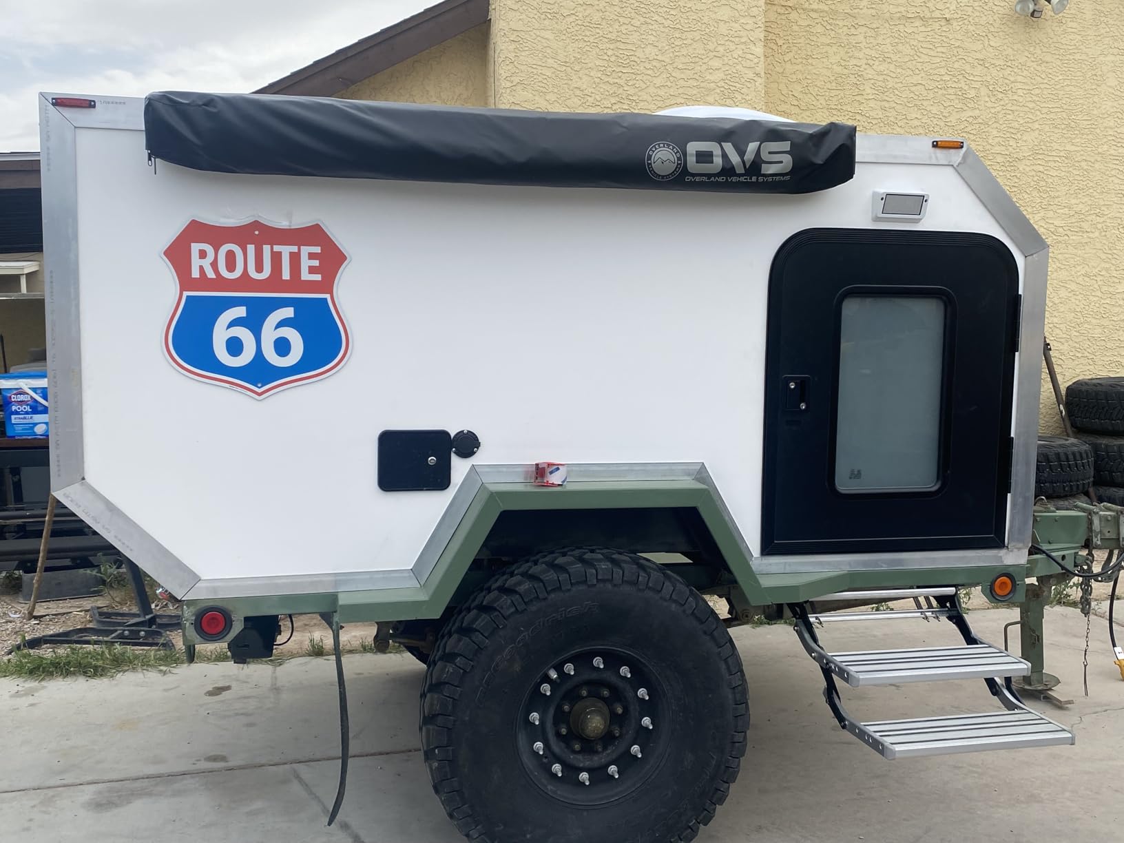 Overland Vehicle Systems 19609917 HD Nomadic 180 LTE Awning Universal | 59 Sq Ft of Coverage | Dark Gray Fabric with Black Travel Cover Included | Twist and Lock Technology | Heat-Sealed Seams customer photo 1
