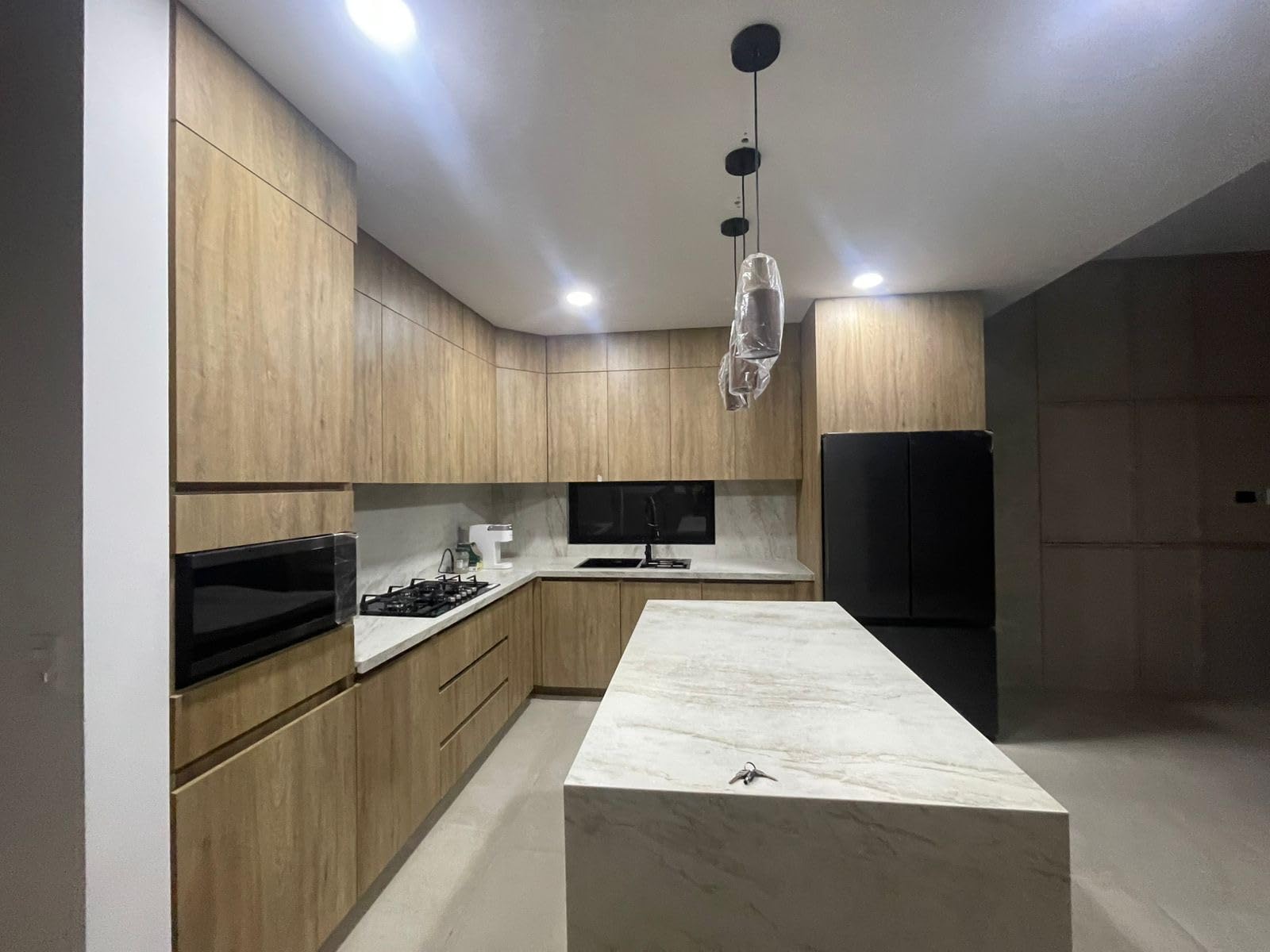 DUHU Black and Wood Pendant Light, Modern Kitchen Pendant Light Over Island, Industrial Metal Lampshade, Single Hanging Light E26 for Dinning Table, Bedroom Nightstand, Bar, Farmhouse, Height Adjustable customer photo 2
