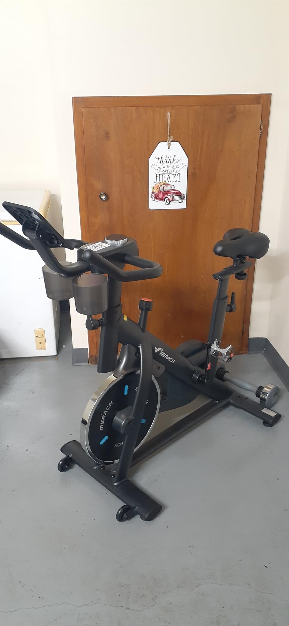 Merach Exercise Bike, Magnetic Friction Stationary Bike with Brake Pad and Exclusive App, Low Noise Indoor Cycling Bike with 300lbs Weight Capacity, Tablet Mount and Fitness Courses for Weight Loss customer photo 1