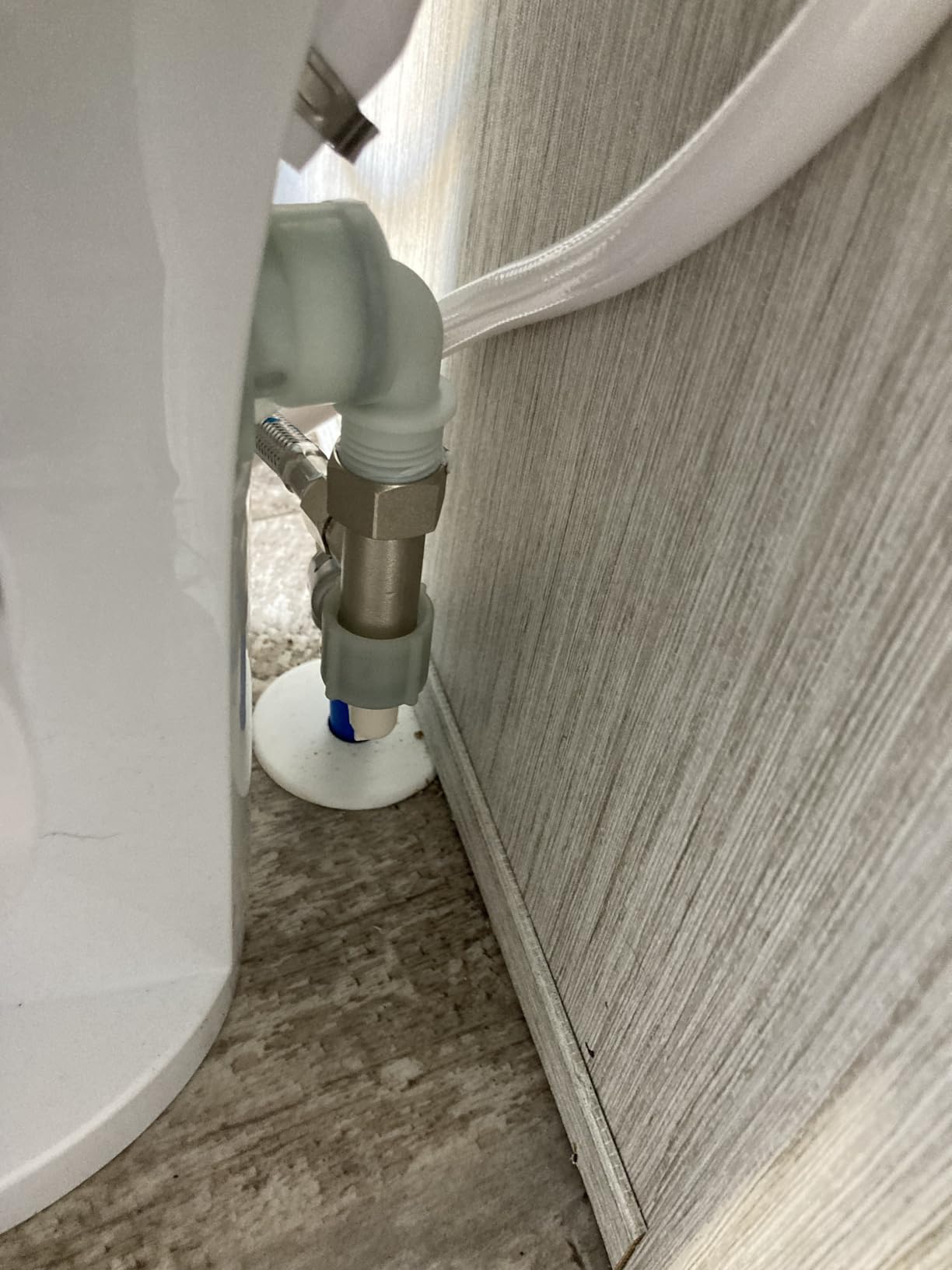 SEAFLO RV Toilet with Sprayer Attachment - White, 18.4