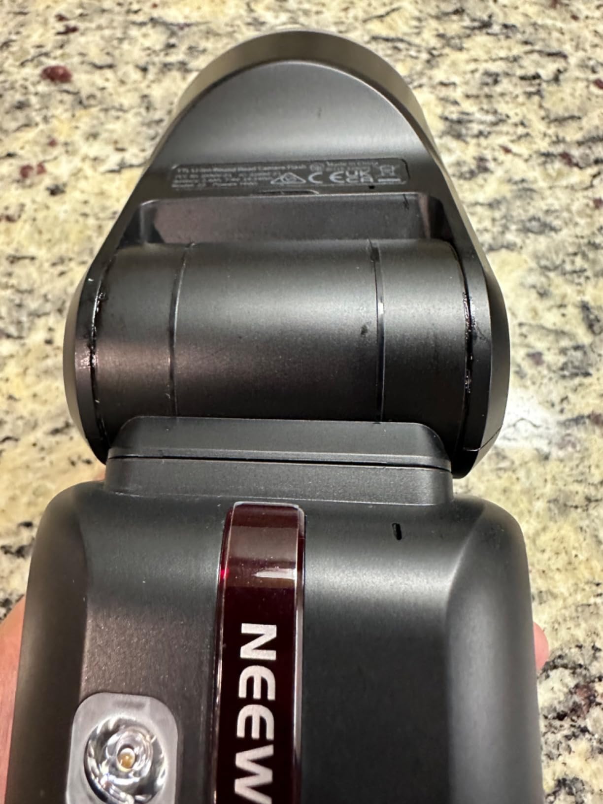 NEEWER Z2-C 2.4G TTL Round Head Flash Speedlite for Canon (Standard Version), Upgraded UI, 2 Adjustable Modeling Lamps, 76Ws Speedlight 1/8000s HSS customer photo 1