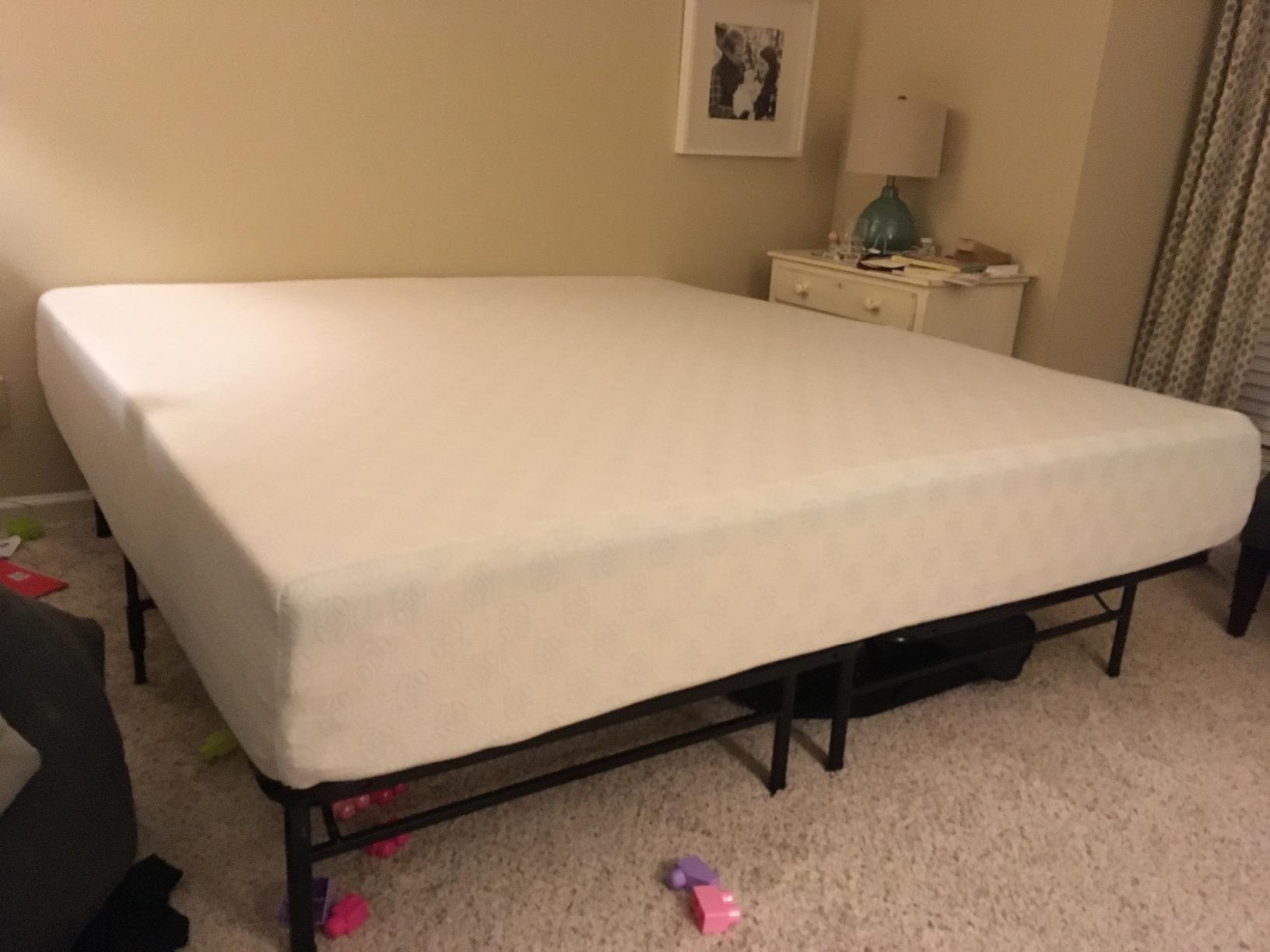 Zinus 8 Inch Green Tea Cooling Memory Foam Mattress [New Version], Short Queen, Fiberglass Free, Medium Firmness, Cooling Gel Foam, Certified Safe Foams & Fabric, Mattress in A Box customer photo 2