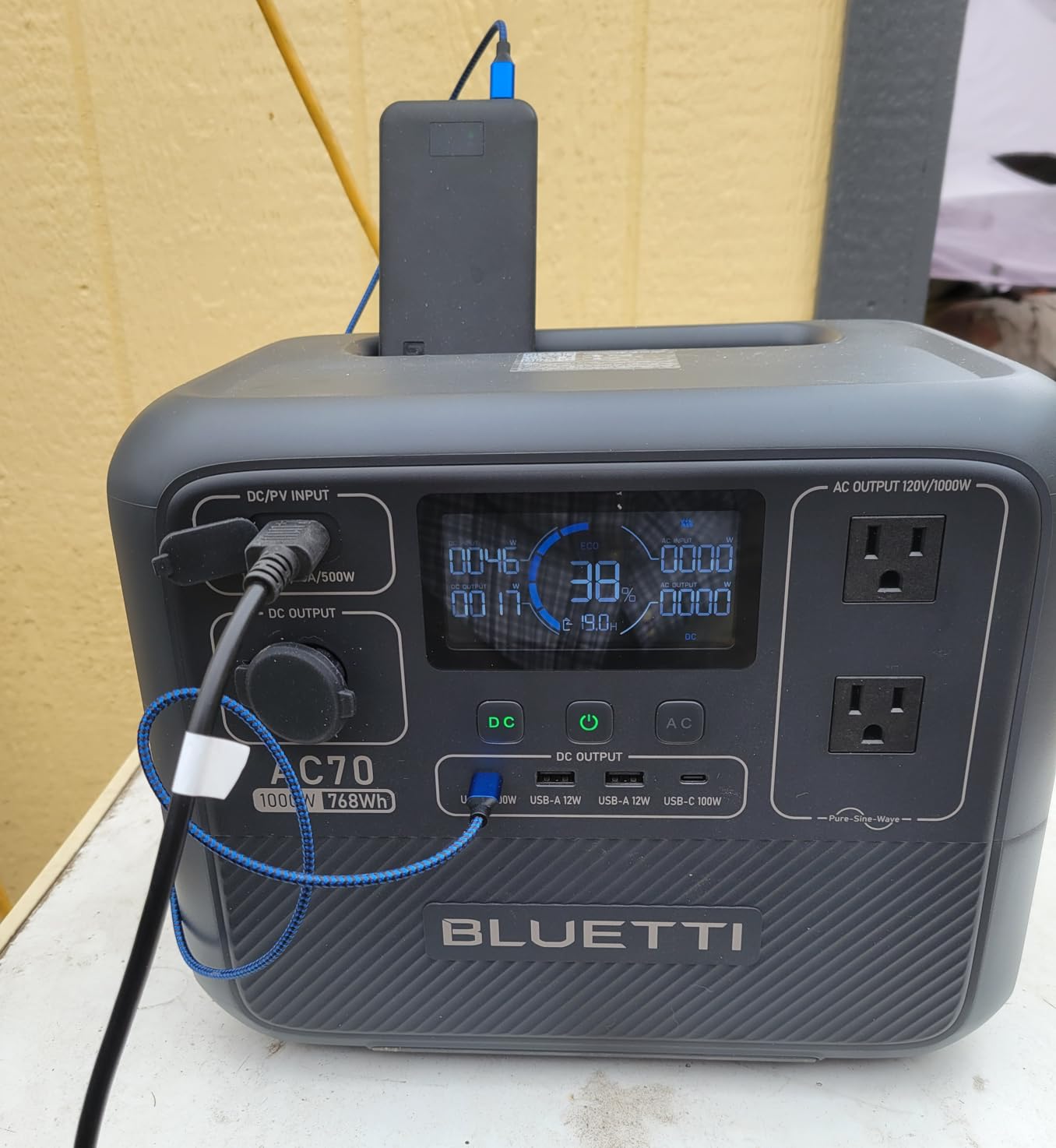 BLUETTI AC70 Portable Power Station, 768Wh Solar Generator w/ 2 1000W AC Outlets (Power Lifting 2000W), 100W Type-C, LiFePO4 Battery Backup customer photo 2