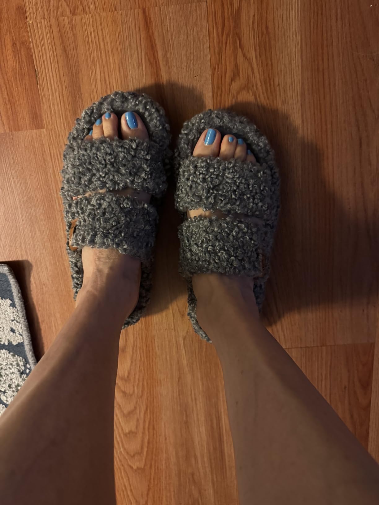 EverFoams Womens Fuzzy Open-toe Slippers Soft Comfy Memory Foam Indoor House Shoes customer photo 1