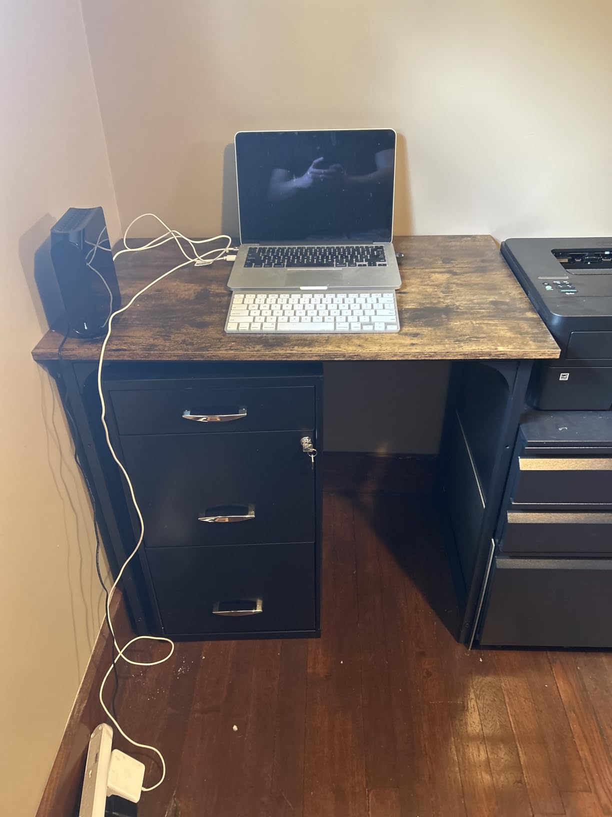 PayLessHere 32 Inch Computer Desk - Office Desk with Metal Frame, Adjustable Feet - Water-Resistant, Scratchproof Surface - Sturdy Writing Table for Home Office or Study customer photo 1