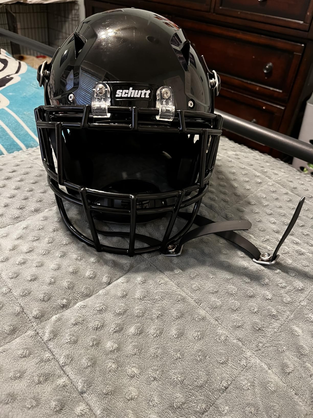 Schutt Vengeance Pro LTD II Adult Football Helmet with Facemask and Sports Unlimited Bag, Schutt Football Helmet Adult customer photo 1