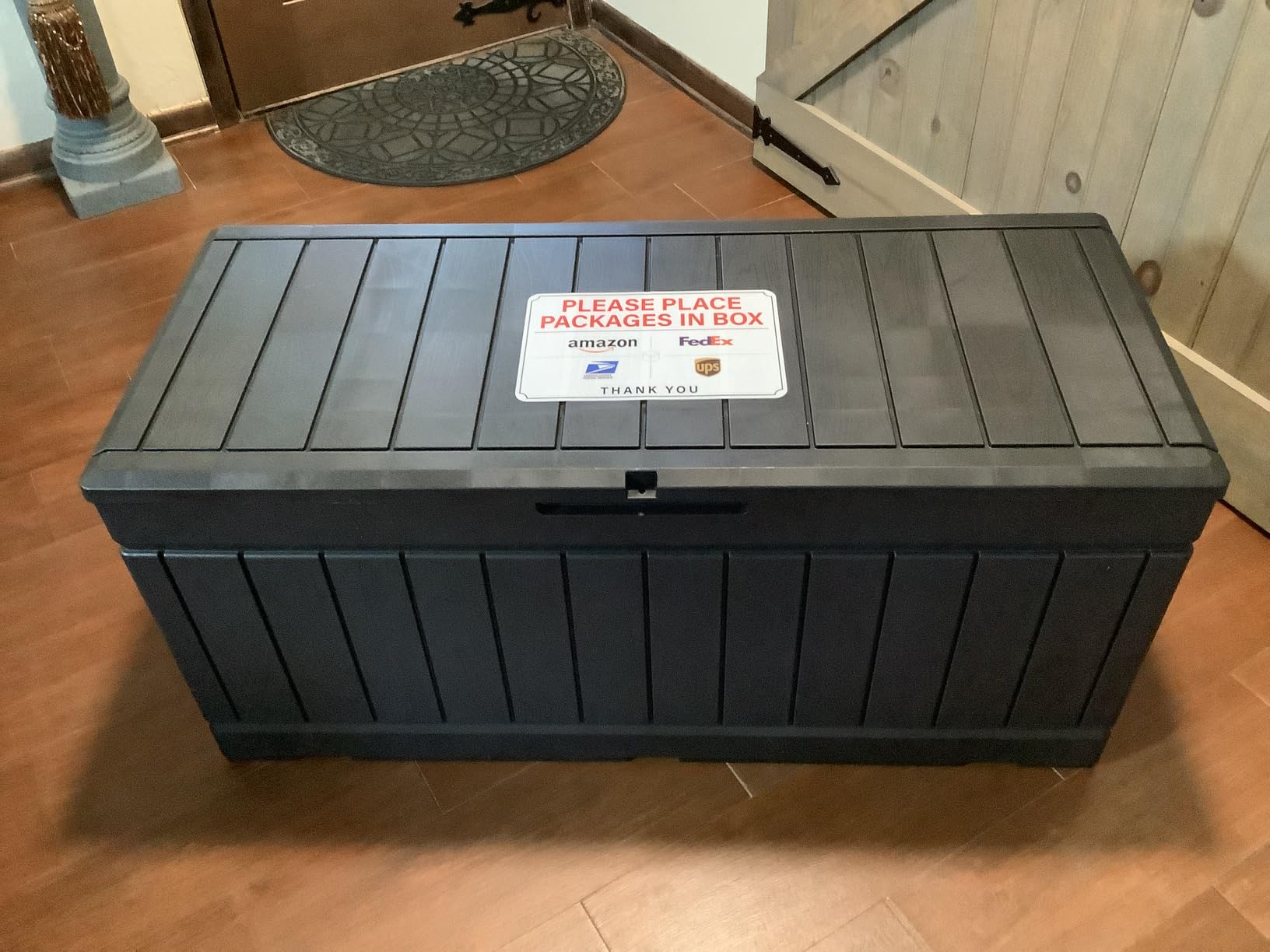 Greesum 82 Gallon Resin Deck Box All Weather Large Outdoor Storage for Patio Furniture, Toys, Garden Tools, Lockable, Black customer photo 1