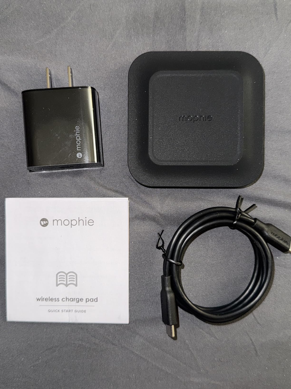 Mophie Universal Wireless Charge Pad - 15W Fast Charging for Qi-Enabled Devices, iPhone, Google Pixel, Samsung Galaxy - Desktop & Nightstand Essential customer photo 1
