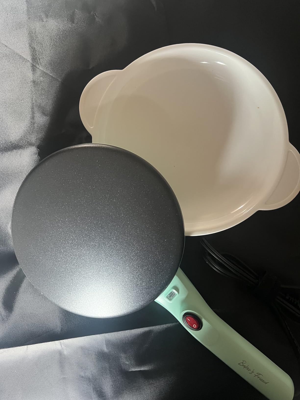 Baker's Friend Crepe Maker Machine with Auto Power Off, Portable Crepe Maker with Non Stick Dipping Plate, Automatic Temperature Control, Graphite customer photo 1