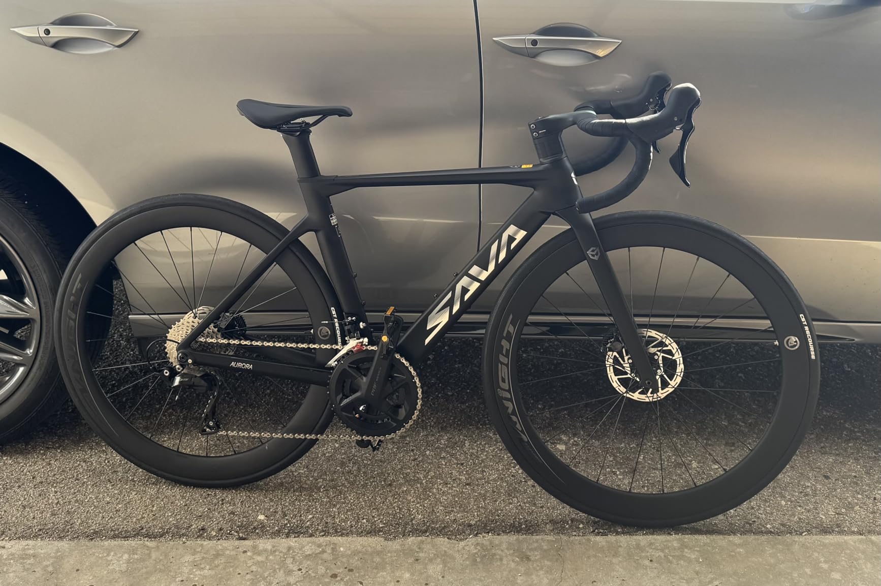 SAVADECK Carbon Fiber Road Bike, Hydraulic Oil Disc Bike with Carbon Fiber Frame and Wheelset, Lightweight Full Carbon Racing Bicycle with Shimano R7120 24S Shift Set for Adults customer photo 1