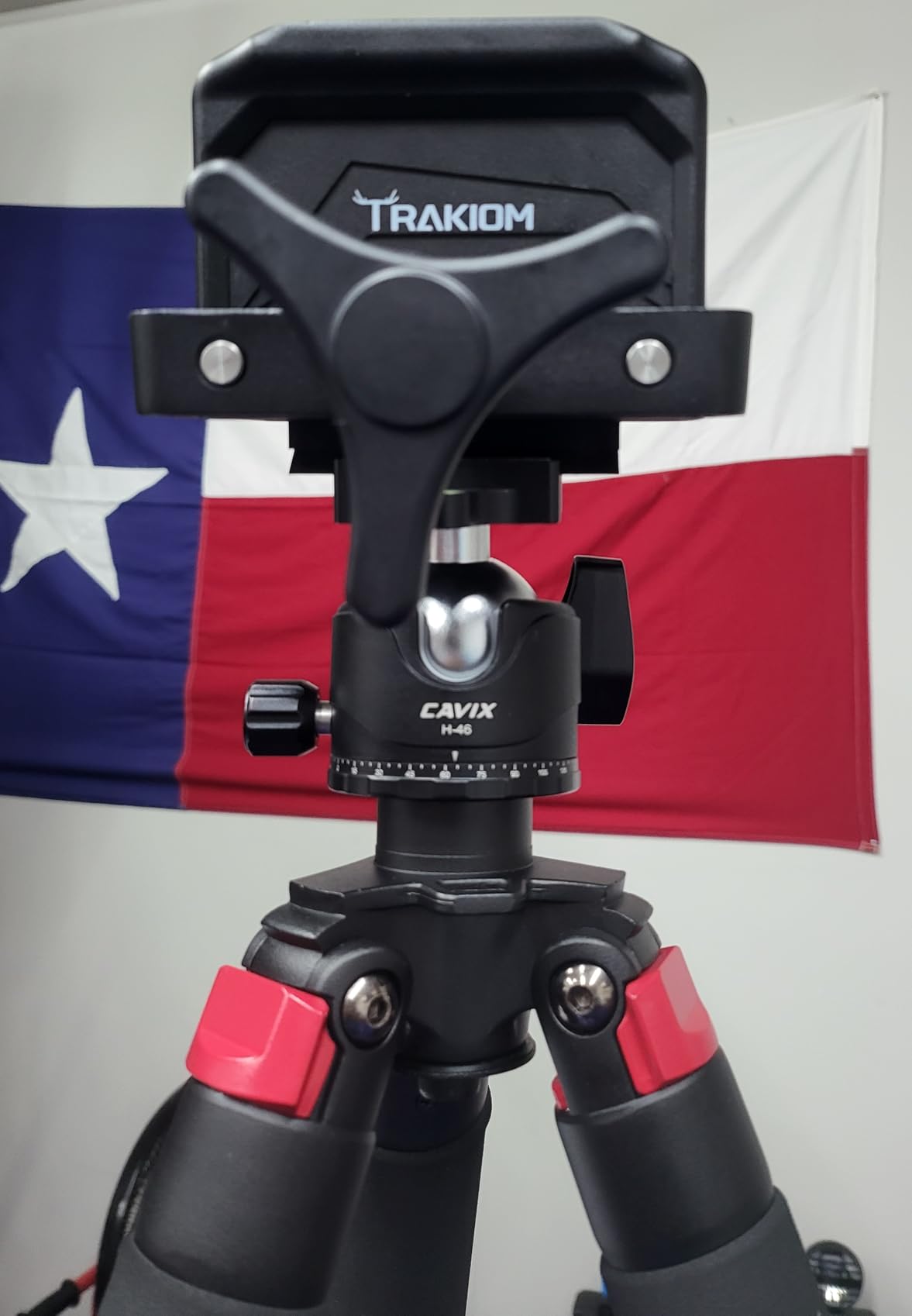 Trakiom Clamping Tripod Rest with Sturdy Aluminum Frame, Lightweight, Provides Stability, Adjustable Legs customer photo 1