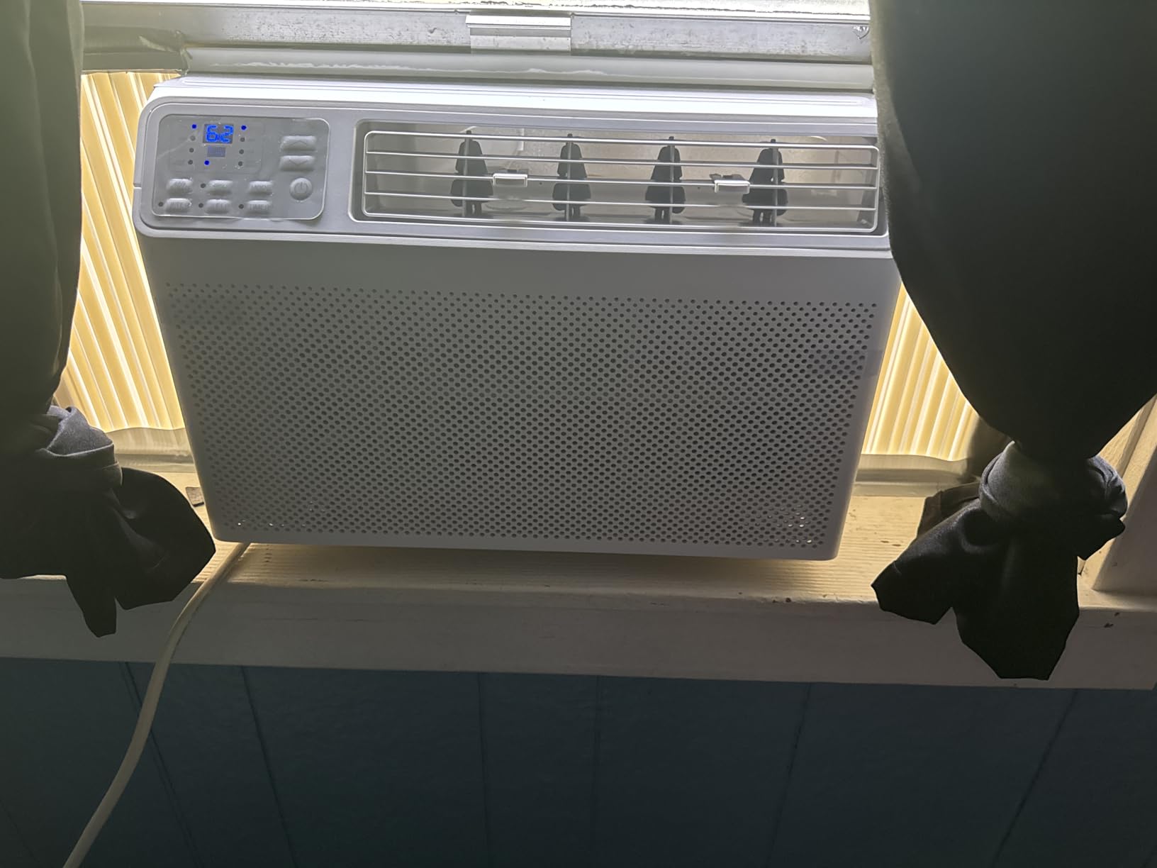 TCL 8000 BTU Smart Window Air Conditioner, Best Compact Quiet Energy Efficient AC Unit, Fan & Dehumidifier, Rooms Up To 350 Sq. Ft., Remote Control, Works with Alexa, Google Assistant & TCL Home App customer photo 2