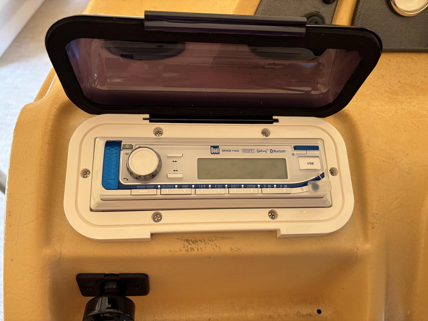 Dual Electronics MXD140 Marine Stereo with Built-in Bluetooth | Single DIN 8-Character Sunlight-Readable LCD Display | Weatherproof | AM/FM Stereo Receiver | USB Port with 2.1 A Charging | White customer photo 1