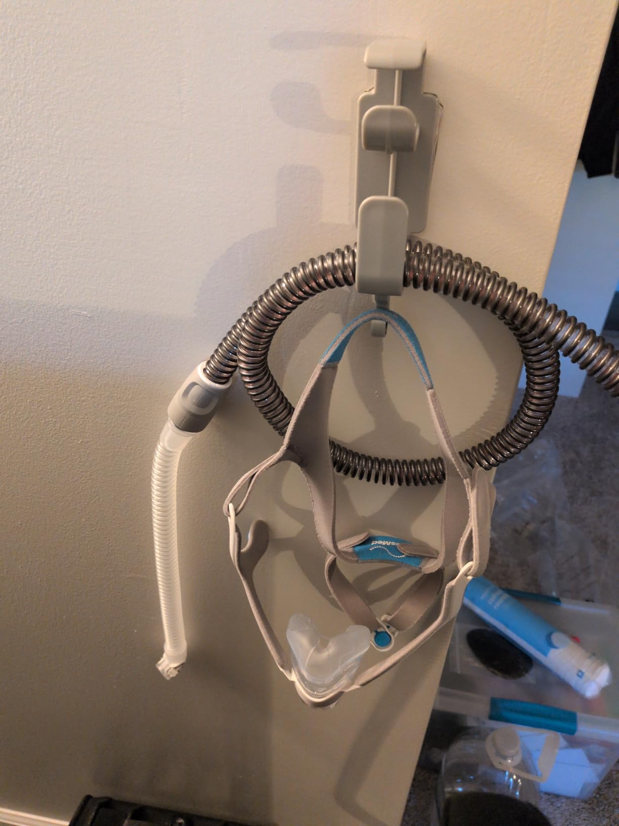 2 Pack CPAP Hose Holder for Bed, CPAP Hose Hanger for Tube & Mask with Anti-Unhook Feature Hose Organizer Avoids Hose Tangle and Help You Sleep Better CPAP Hook with Free Strips customer photo 1