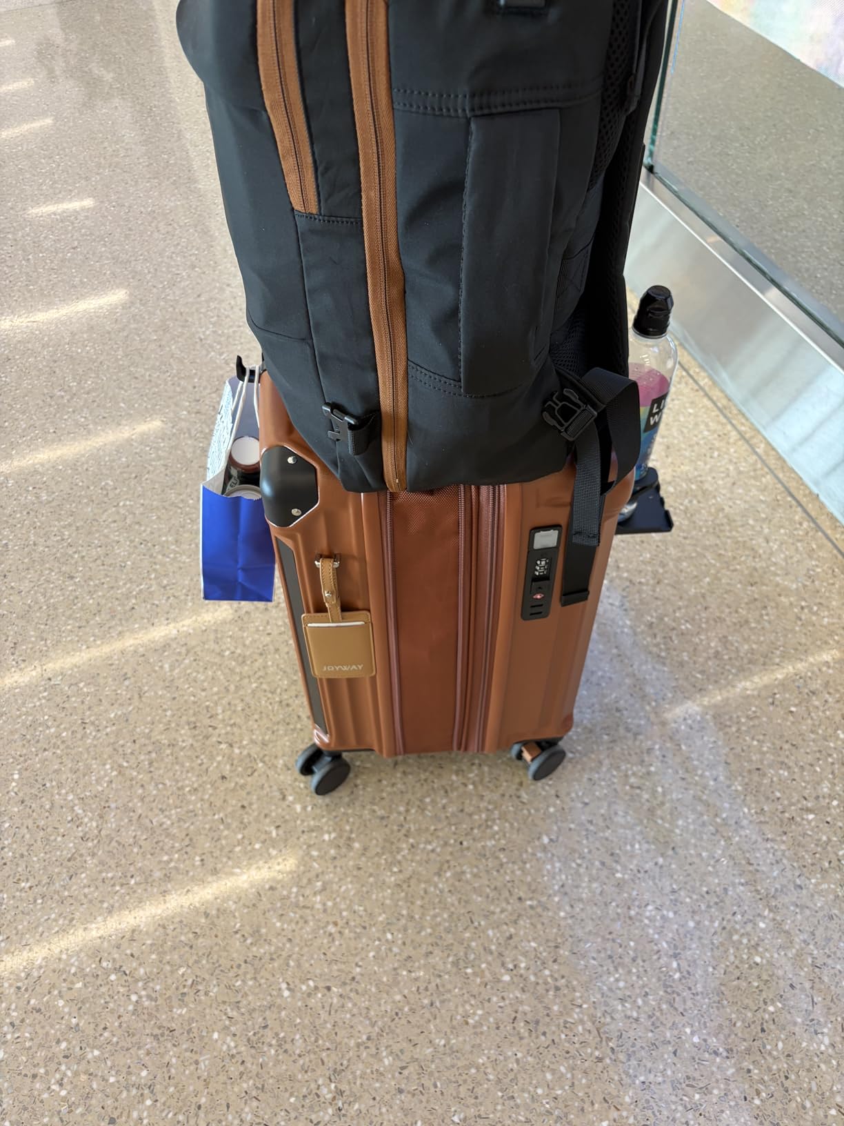 Carry On Luggage, Expandable Suitcase with Smart Cup Holder and USB Port, 20 IN Hardside Checked with TSA Lock Spinner Double Wheels, White customer photo 2