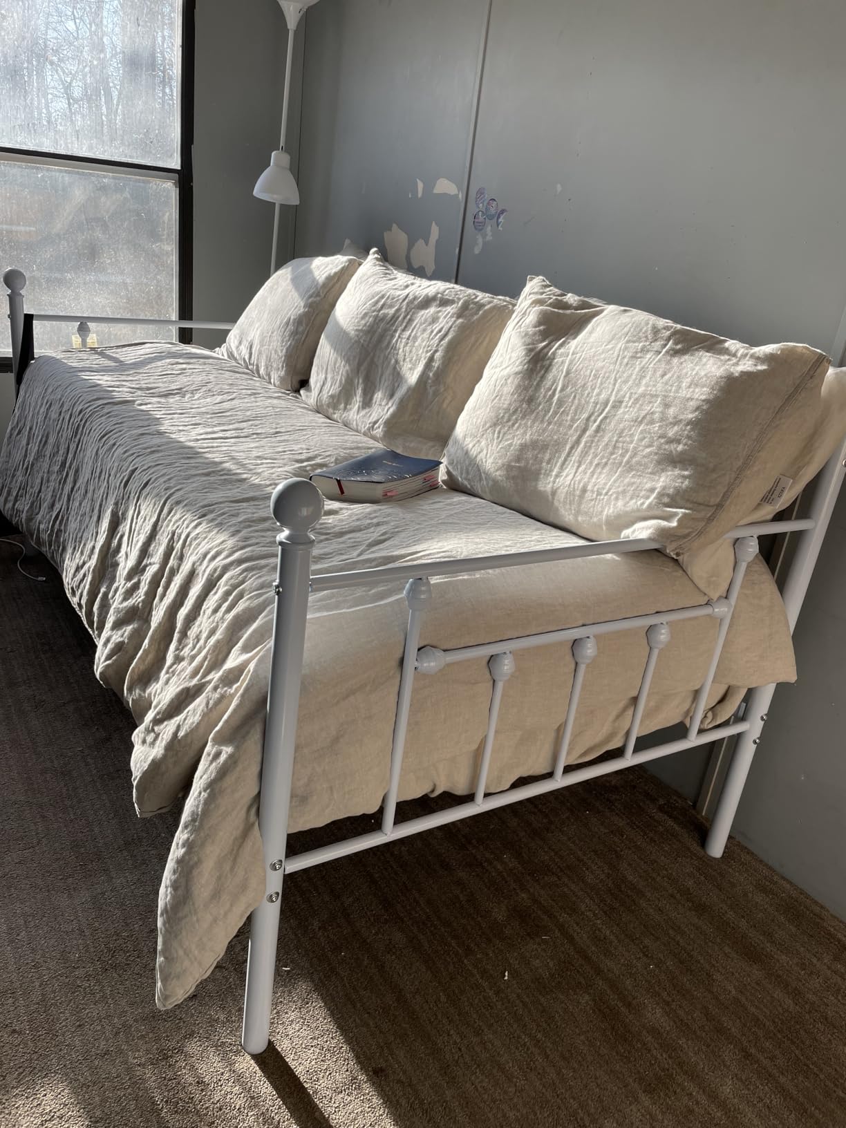 VECELO Twin Size Daybed Frame Metal Steel Slat Support with Headboard Sofa Bed Platform for Living Room, Guest Room, Easy Assembly, Black customer photo 1