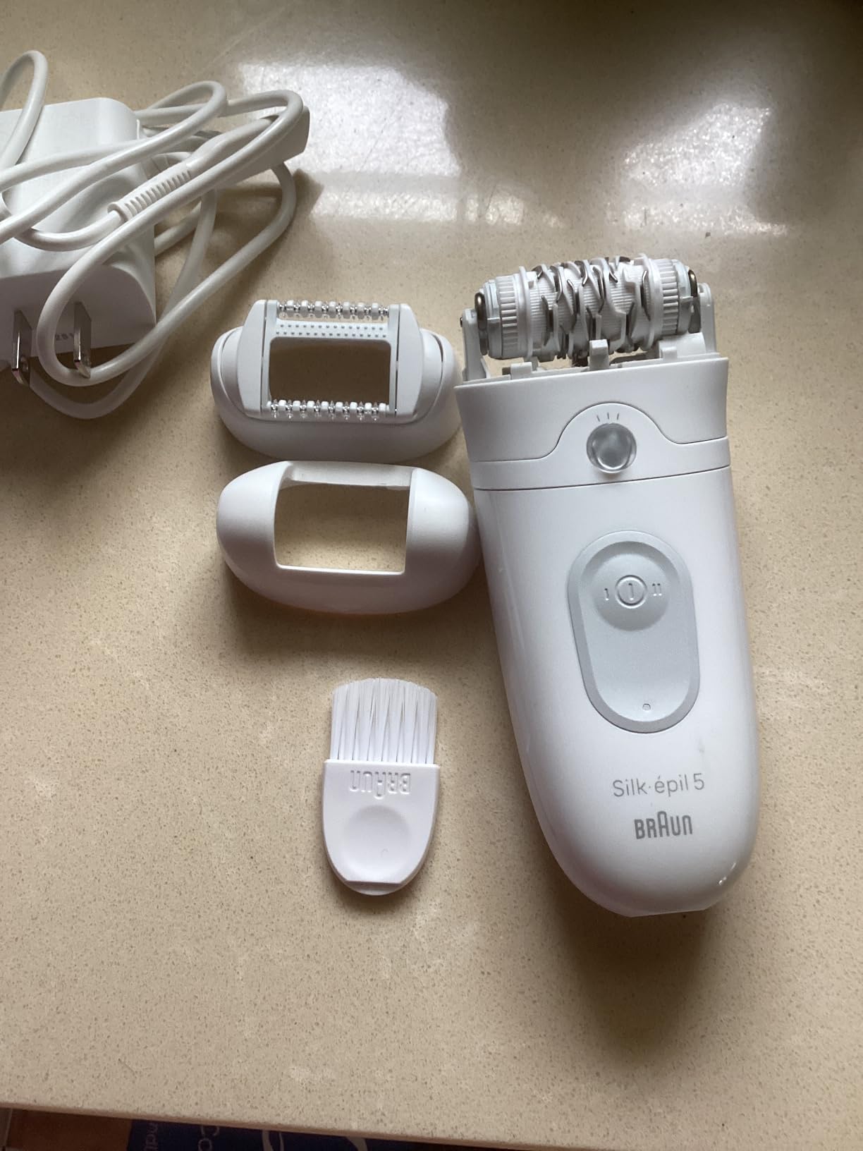 Braun Epilator Silk-épil 5, Hair Removal Device, Women Shaver & Trimmer, Wet and Dry, Includes Skin Contact Cap, SE5-011, Grey customer photo 1