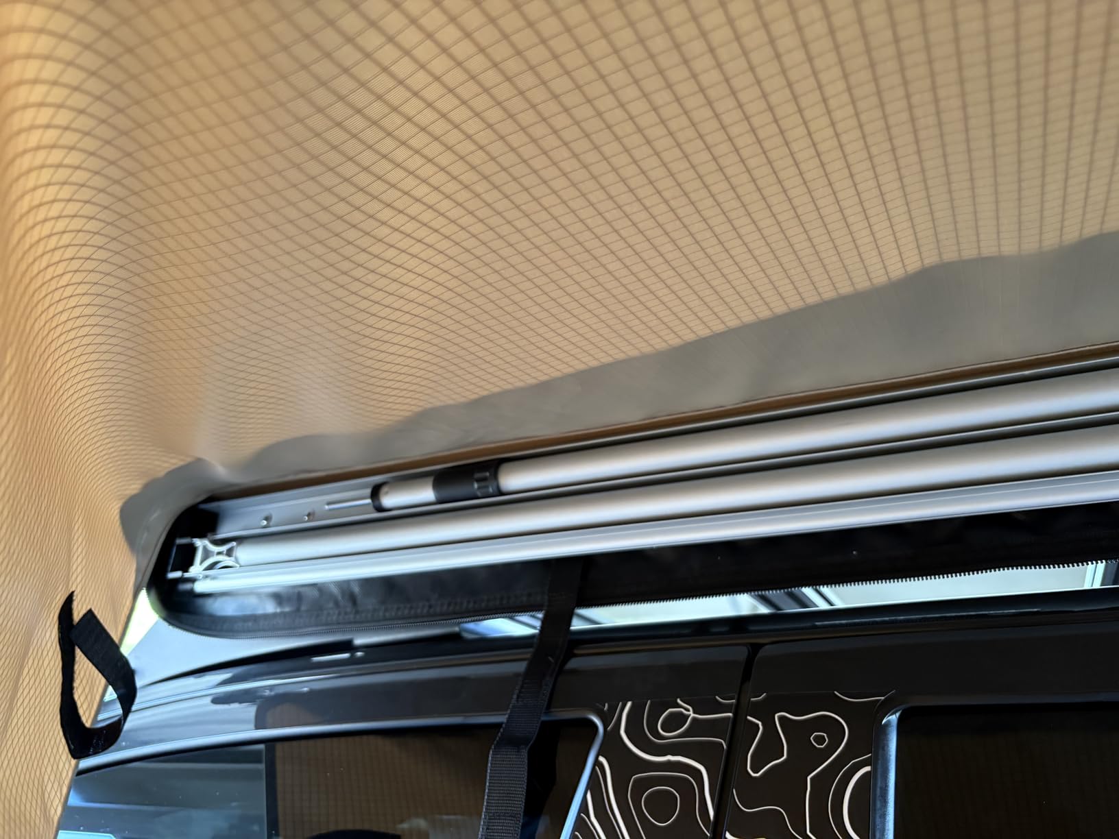 JOYTUTUS Vehicle Awning 4.6'x6.6' Roof Rack Pull-Out Sun Shade UV50+, Weatherproof 4x4 Side Awning for Camping, Car Sunshade with Adjustable Hardware customer photo 2