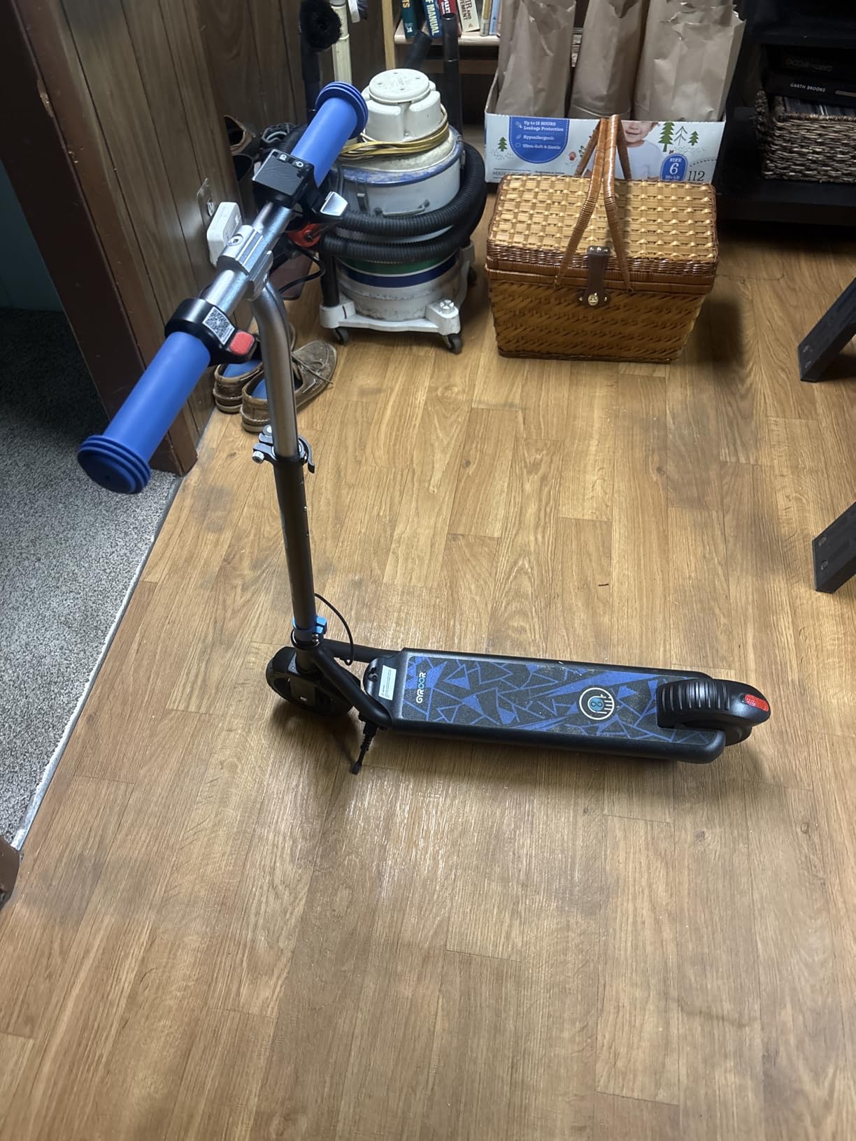 Gyroor H30 Max Electric Scooter for Kids, LED Display, 150W Powerful Motor, Dual Brake System, Adjustable Height and Speed, Best Presents for Kids customer photo 2