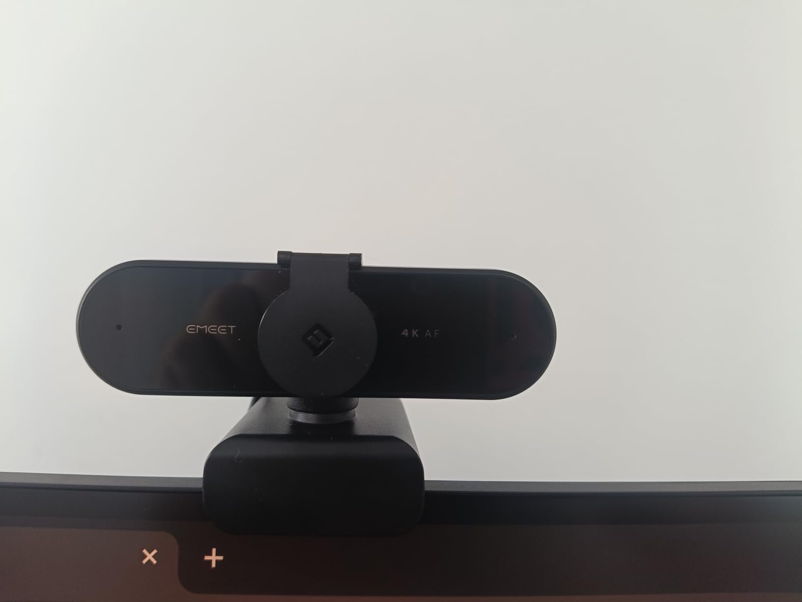 EMEET NOVA 4K Webcam for PC - Ultra 4K HD, PDAF Autofocus, Dual Omnidirectional Mics, 73° FOV, Auto Light Correction, USB-A, Privacy Cover, Ideal for High-End Business Meetings&Live Streaming customer photo 1