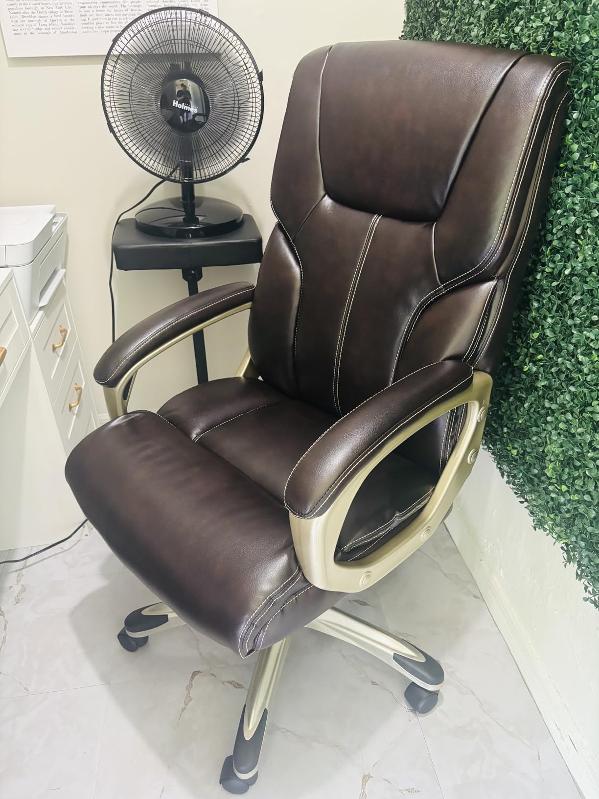 Amazon Basics Executive High Back Office Chair Adjustable Height Tilt Swivel Padded Seat Bonded Leather Wheels Black/Silver customer photo 2