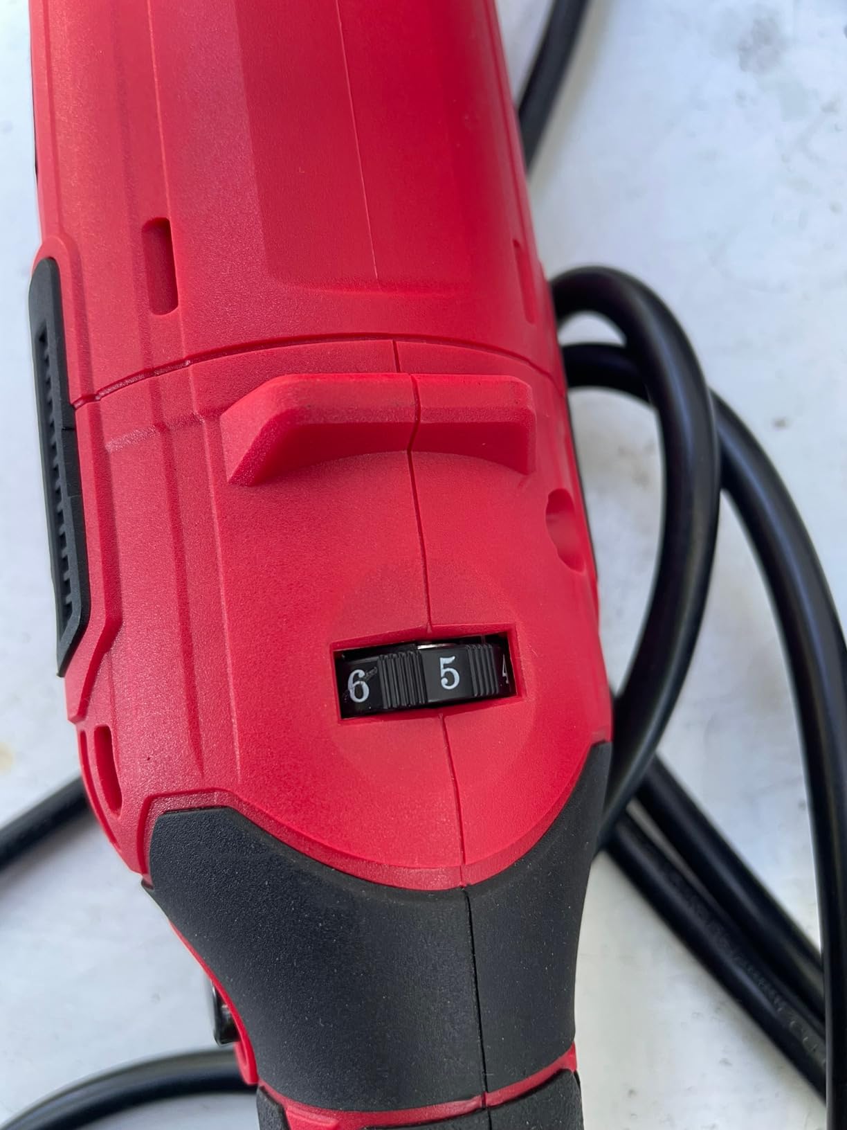 AVID POWER Angle Grinder 4-1/2 Inch 8.0 Amp 1000W Electric Grinder Tool 7-Variable-Speed Metal Grinder, 11,500 RPM, Paddle Switch with Lock-on Button, Cutting & Grinding Wheels and Side Handle - Red customer photo 2