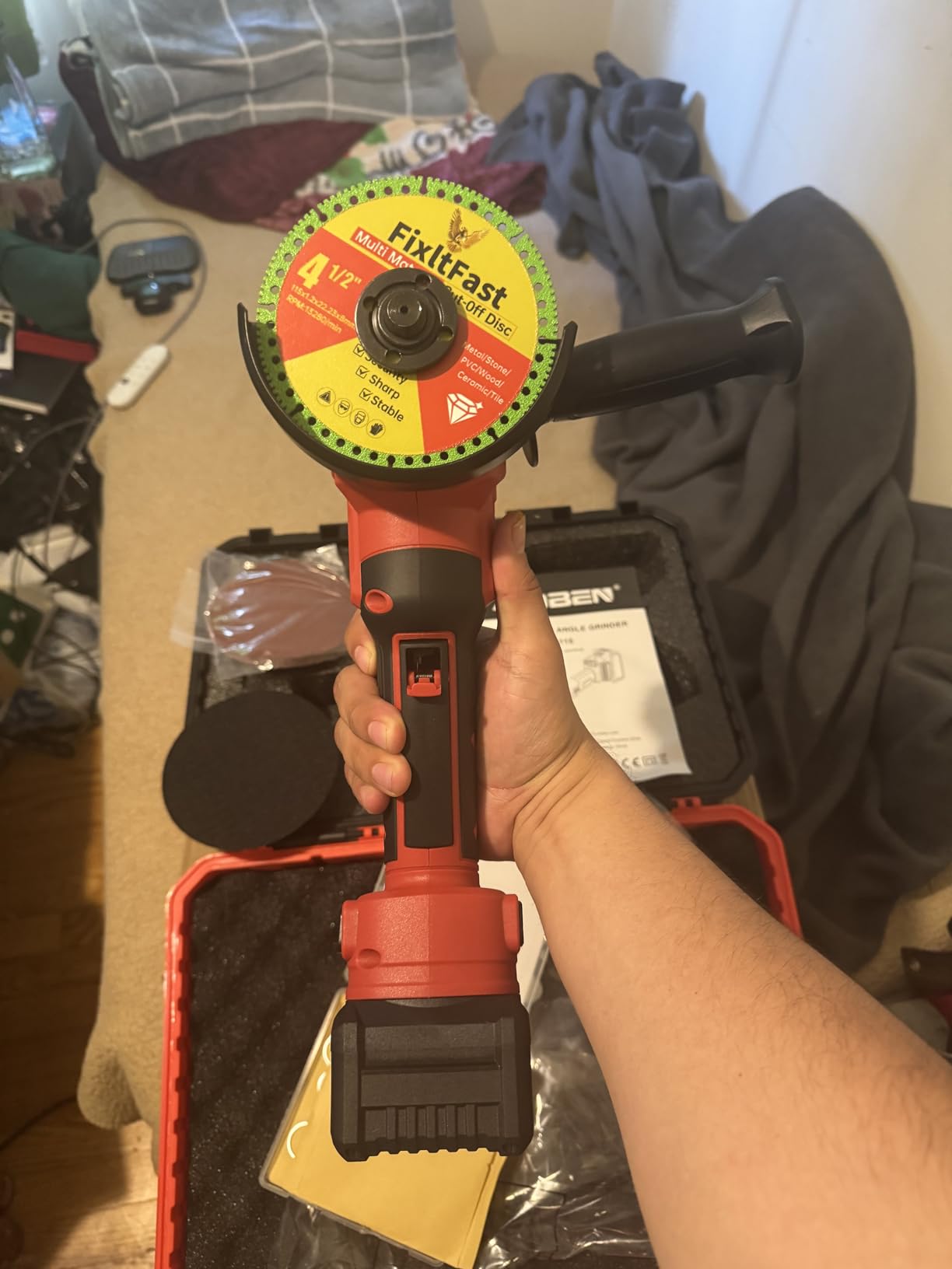 AOBEN Cordless Angle Grinder 4-1/2 inch, 21V Battery Grinder Kit, Power Electric Cut Off Tool, Brushless Motor, 2x4.0Ah Battery & Charger, for Metal Cutting, Grinding, Polishing customer photo 1
