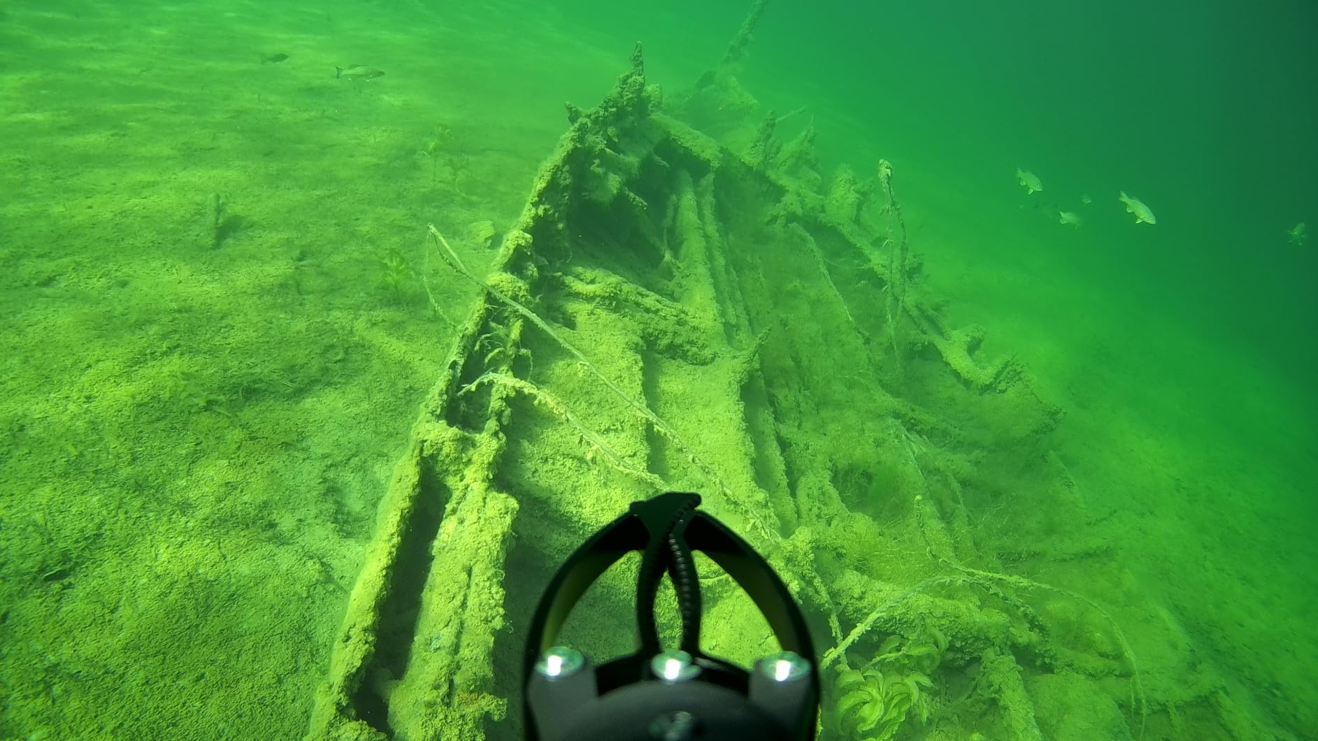 Underwater Drone, Mini S Submarine Drone with 4K+EIS Image Stabilization Camera for Real-Time Viewing, Depth & Temperature Data, Direct-Connect Remote Controller, Dive to 330ft Underwater, Portable ROV customer photo 2