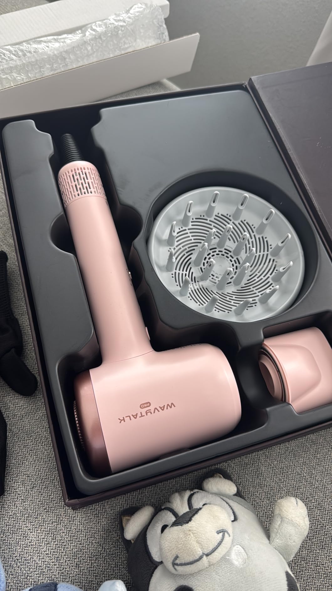 Hair Dryer, Wavytalk Turblow Pro Fast Drying Blow Dryer with Diffuser, High Speed Hair Dryer with 110,000 RPM, Pro Negative Ions for Reduces Damage, Frizz Smoothing, 3 Speeds & 3 Temps, Pink customer photo 1