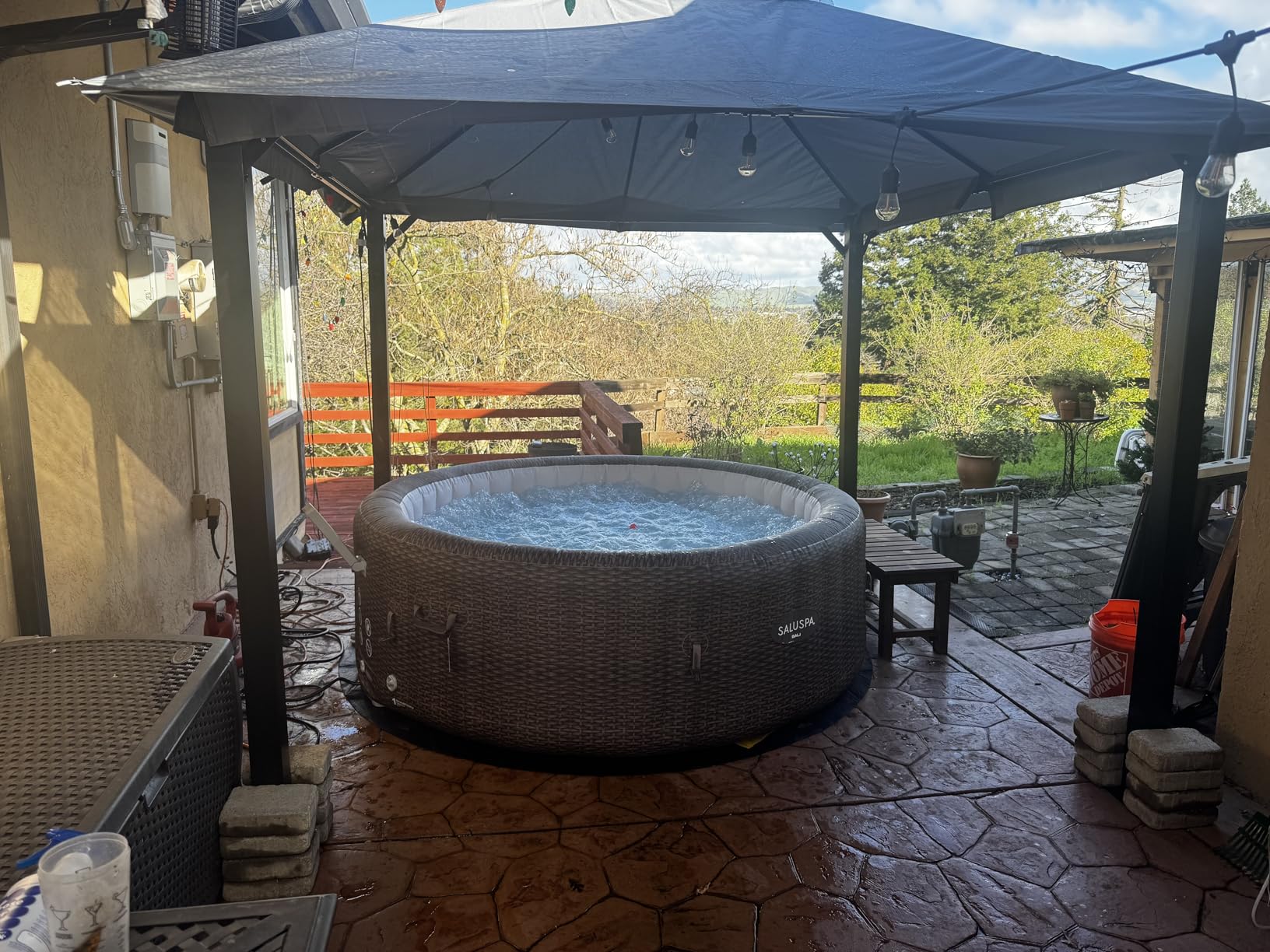 Bestway SaluSpa Bali 5 to 7 Person Inflatable Hot Tub, Round Energy-Efficient Portable Outdoor Spa with 180 AirJets, 85