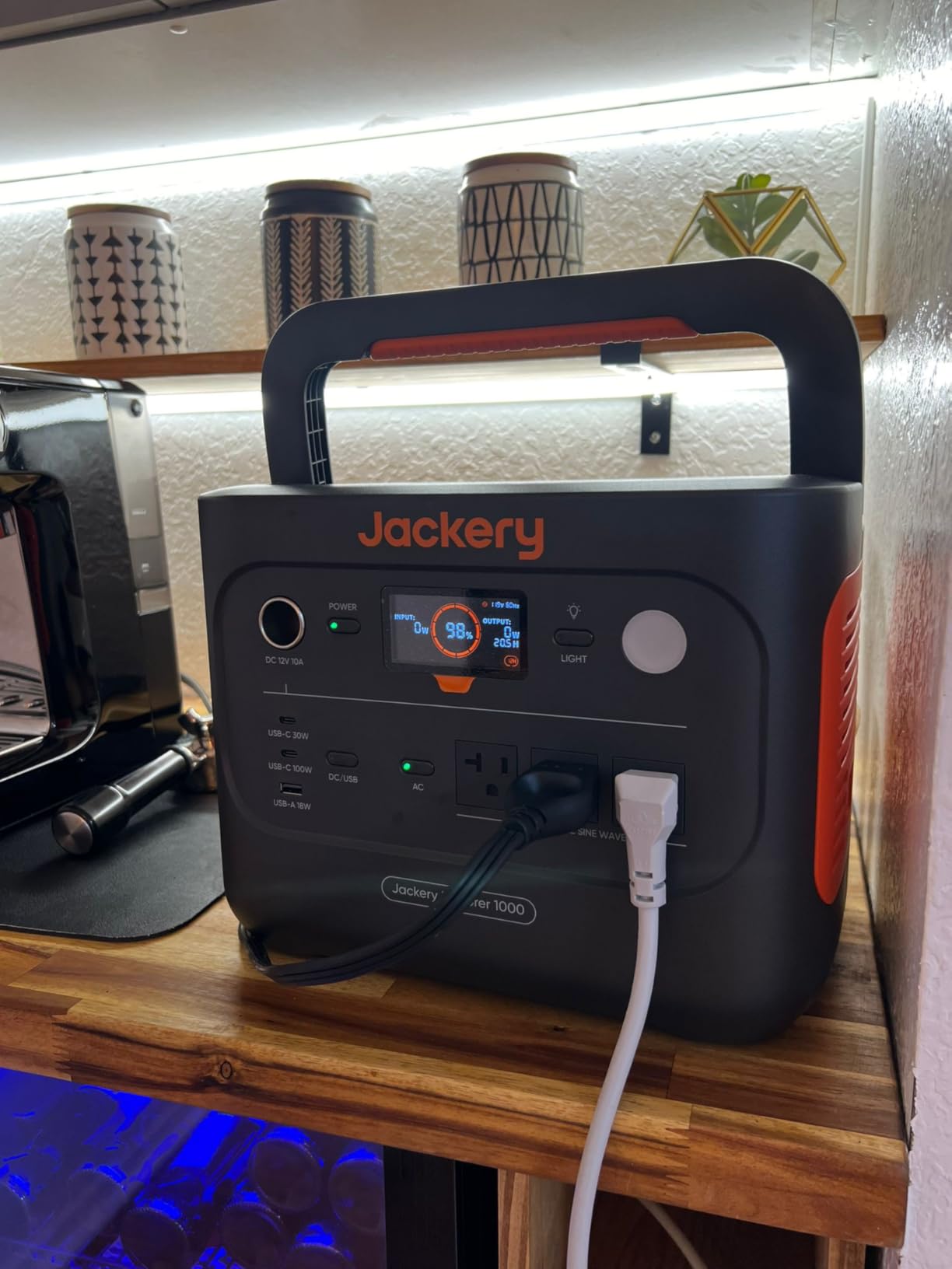 Jackery Explorer 1000 v2 Portable Power Station, 1070Wh LiFePO4 Battery, 1500W AC/100W USB-C Output, 1 Hr Fast Charge, Solar Generator for Camping, Emergency, RV, Off-Grid Living customer photo 2