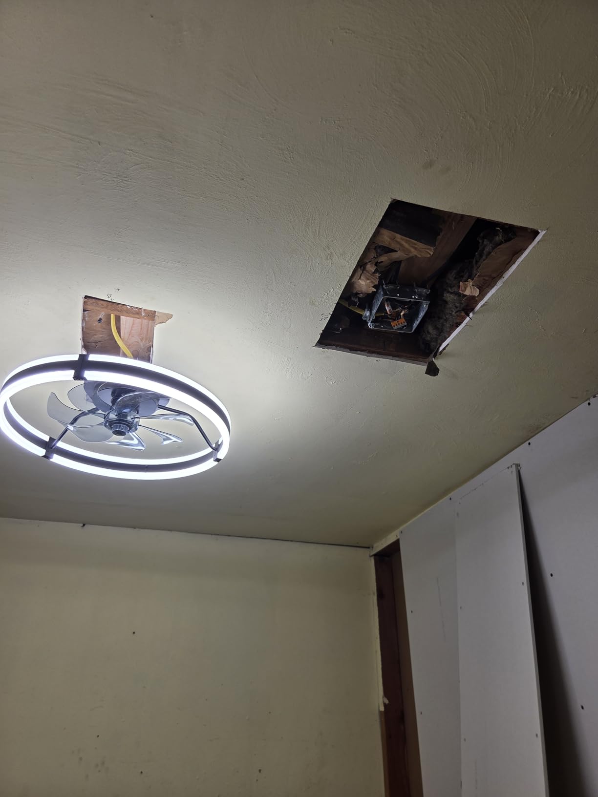 ZMISHIBO Ceiling Fans with Lights and Remote, 19.7'' Low Profile Ceiling Fan, 3000-6000K Dimmable Modern Flush Mount LED Fan Light, 6 Wind Speeds, Black Fandelier Ceiling Fans for Bedroom customer photo 2