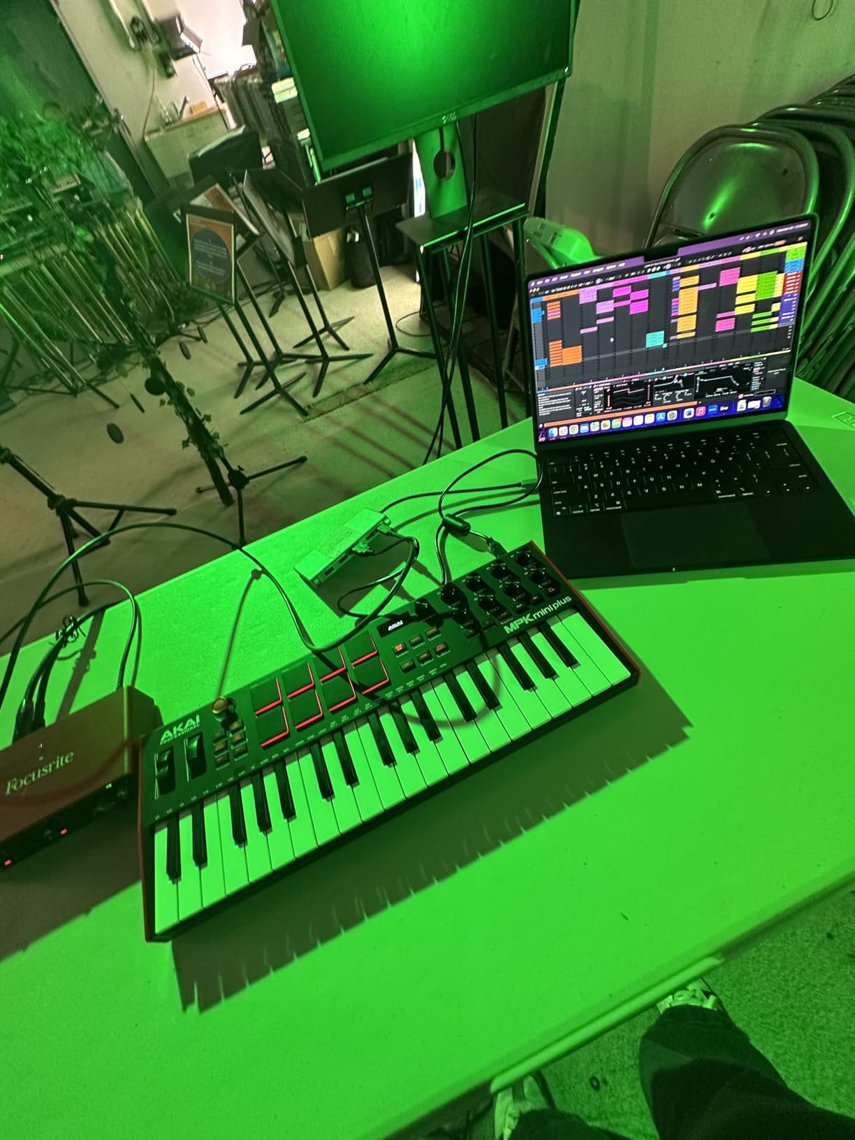 Akai Professional MPK Mini Plus - USB MIDI Keyboard Controller with 37 Mini Keys, 8 MPC Pads, Sequencer, MIDI/CV/Gate I/O customer photo 1
