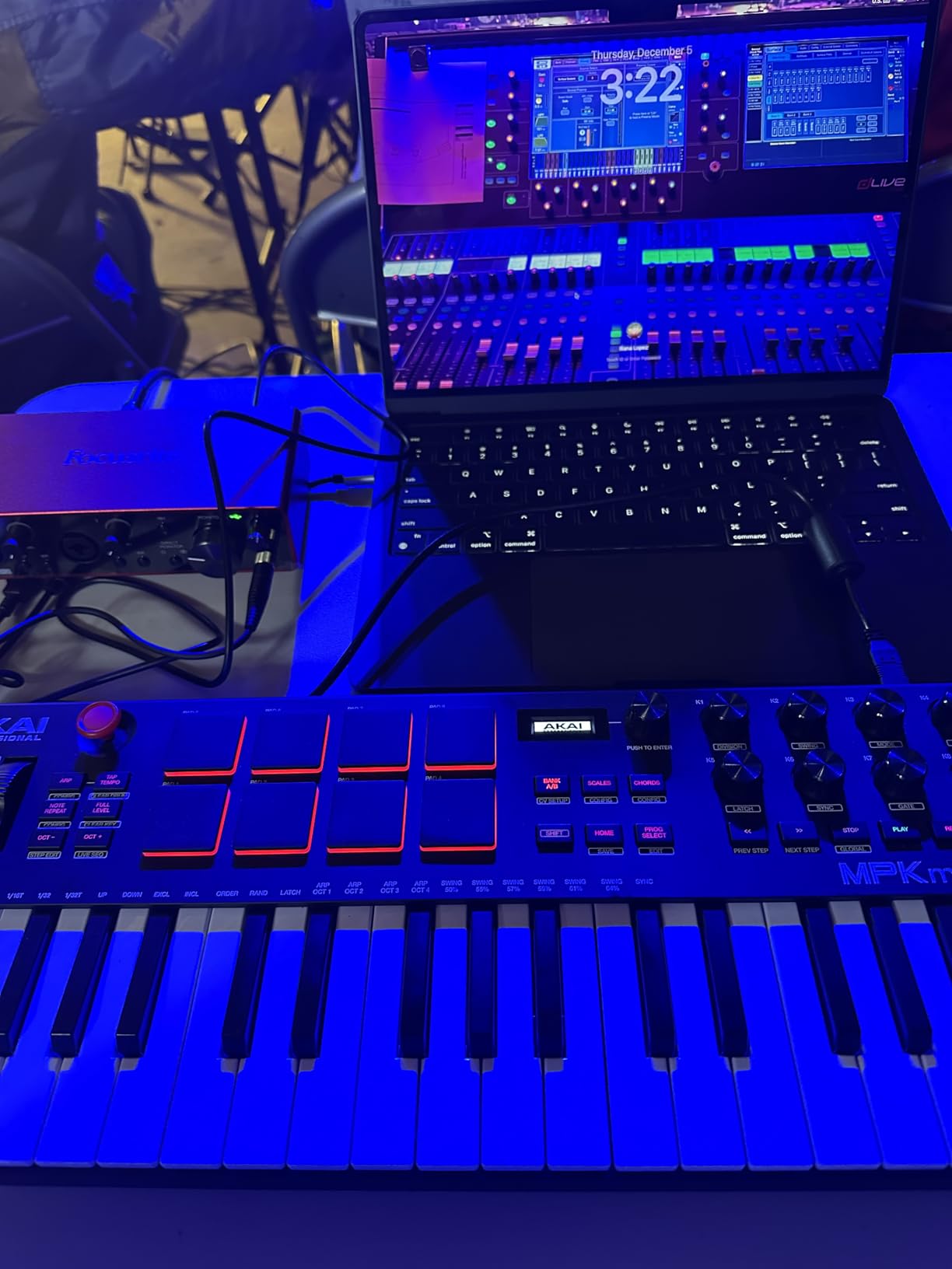Akai Professional MPK Mini Plus - USB MIDI Keyboard Controller with 37 Mini Keys, 8 MPC Pads, Sequencer, MIDI/CV/Gate I/O customer photo 2