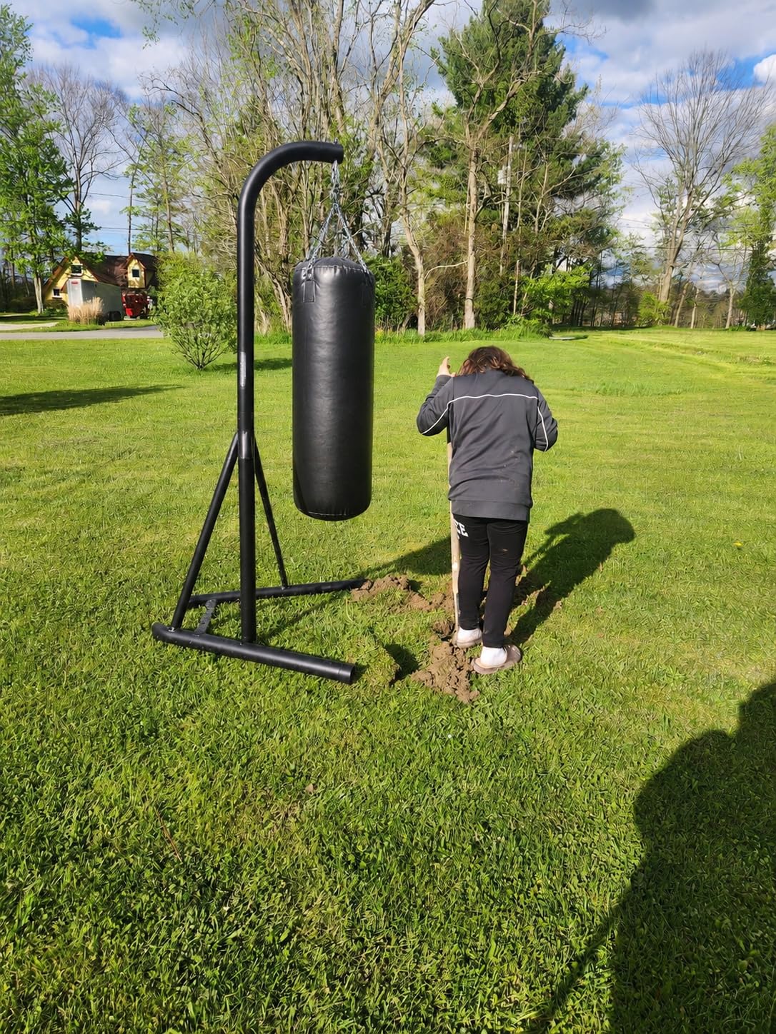 Mesetast Punching Bag for Adults, 4ft Heavy Boxing Bag Set with 12 OZ Gloves for MMA Karate Kickboxing Boxing - Unfilled customer photo 1