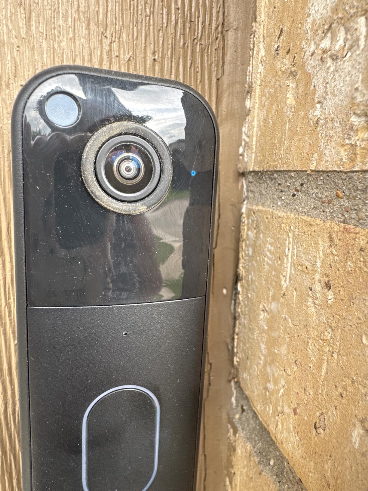 Blink Video Doorbell - Head-to-toe HD view, two-year battery life, and simple setup. Sync Module Core included - System (Black) customer photo 2