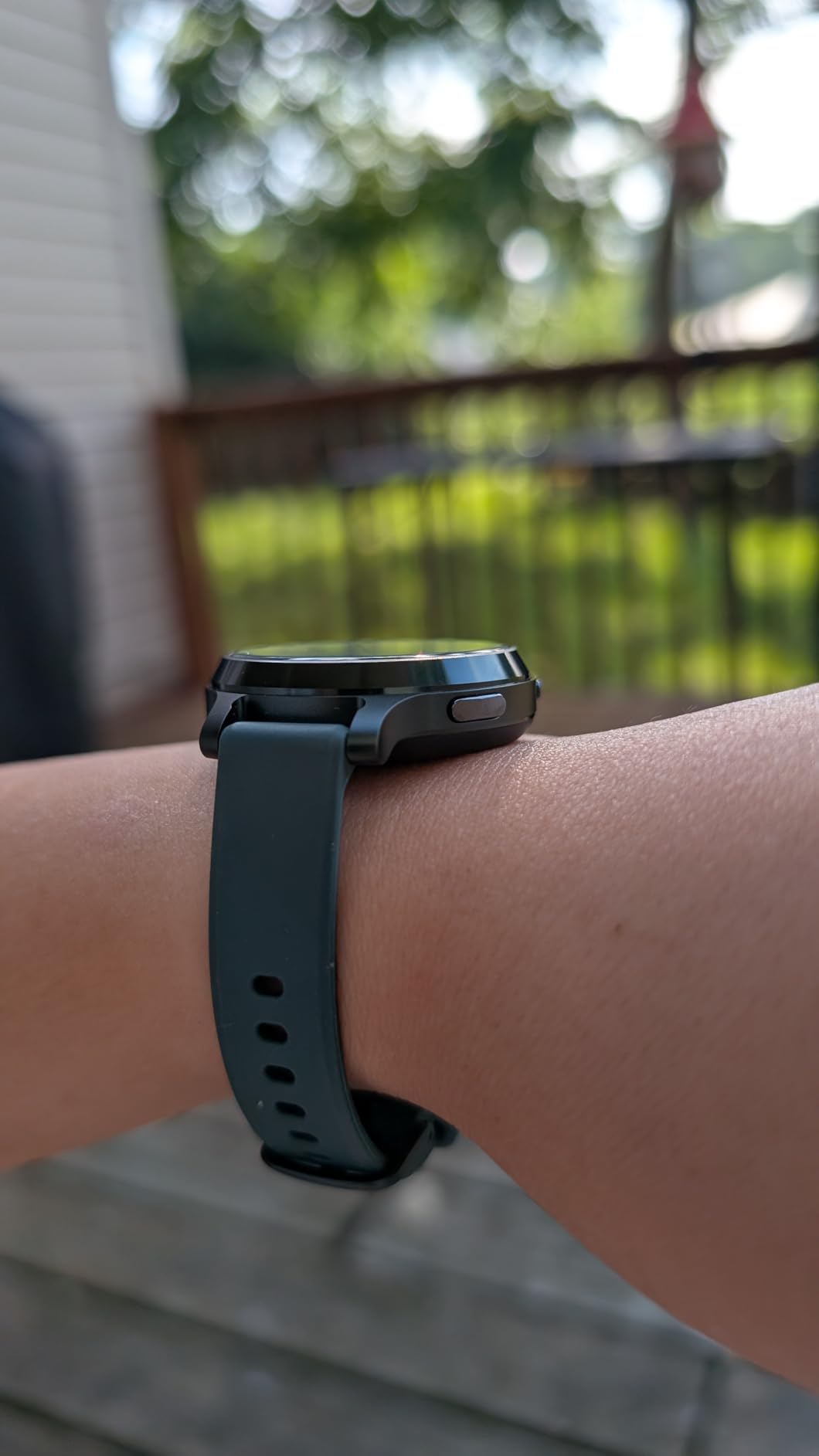 Garmin Lily 2 Active, Small and Stylish Smartwatch, Built-in GPS, Hidden Display, Patterned Lens, Up to 9 Days Battery Life, Lunar Gold with Bone Silicone Band customer photo 1