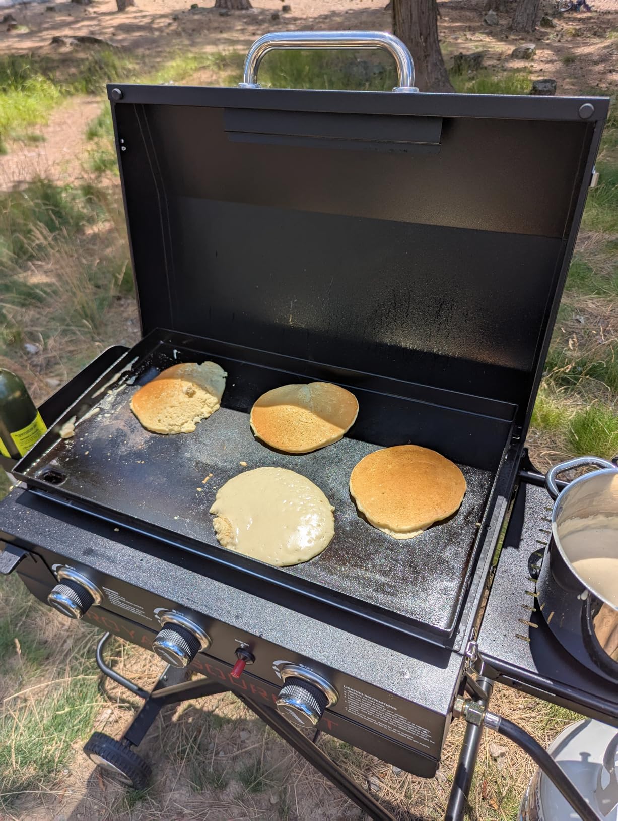 Royal Gourmet PD3001 3-Burner Propane Gas Griddle with Collapsible Stand, 23-Inch Portable Griddle with Side Table & 314 Sq. In. Cooking Area for Camping, Tailgating, Backyard & Patio, Black customer photo 1