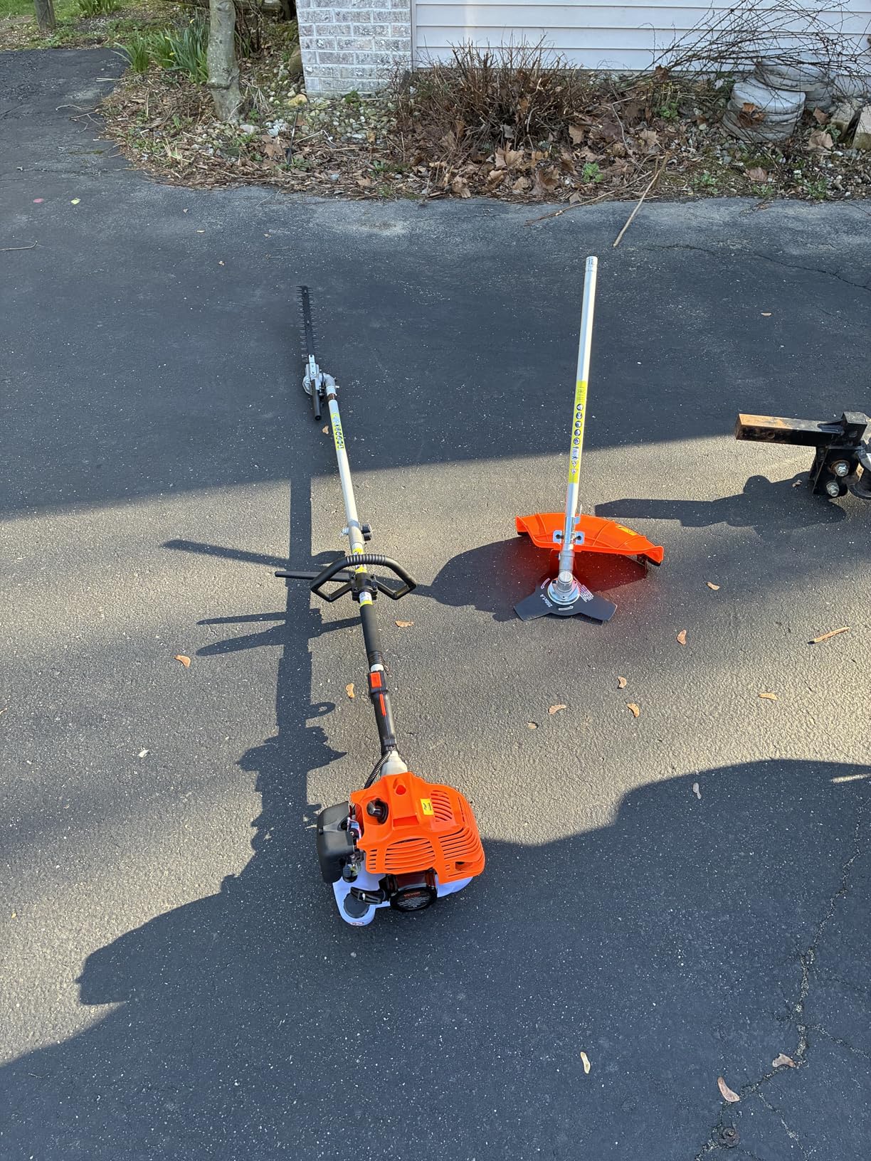 VEVOR 52cc Gas-Powered 6-in-1 Multi-Functional Trimmer - Hedge Trimmer, Brush Cutter, Weed Eater, Edger, Pole Saw & Chainsaw Pruner, EPA, CE & EMC Certified customer photo 1
